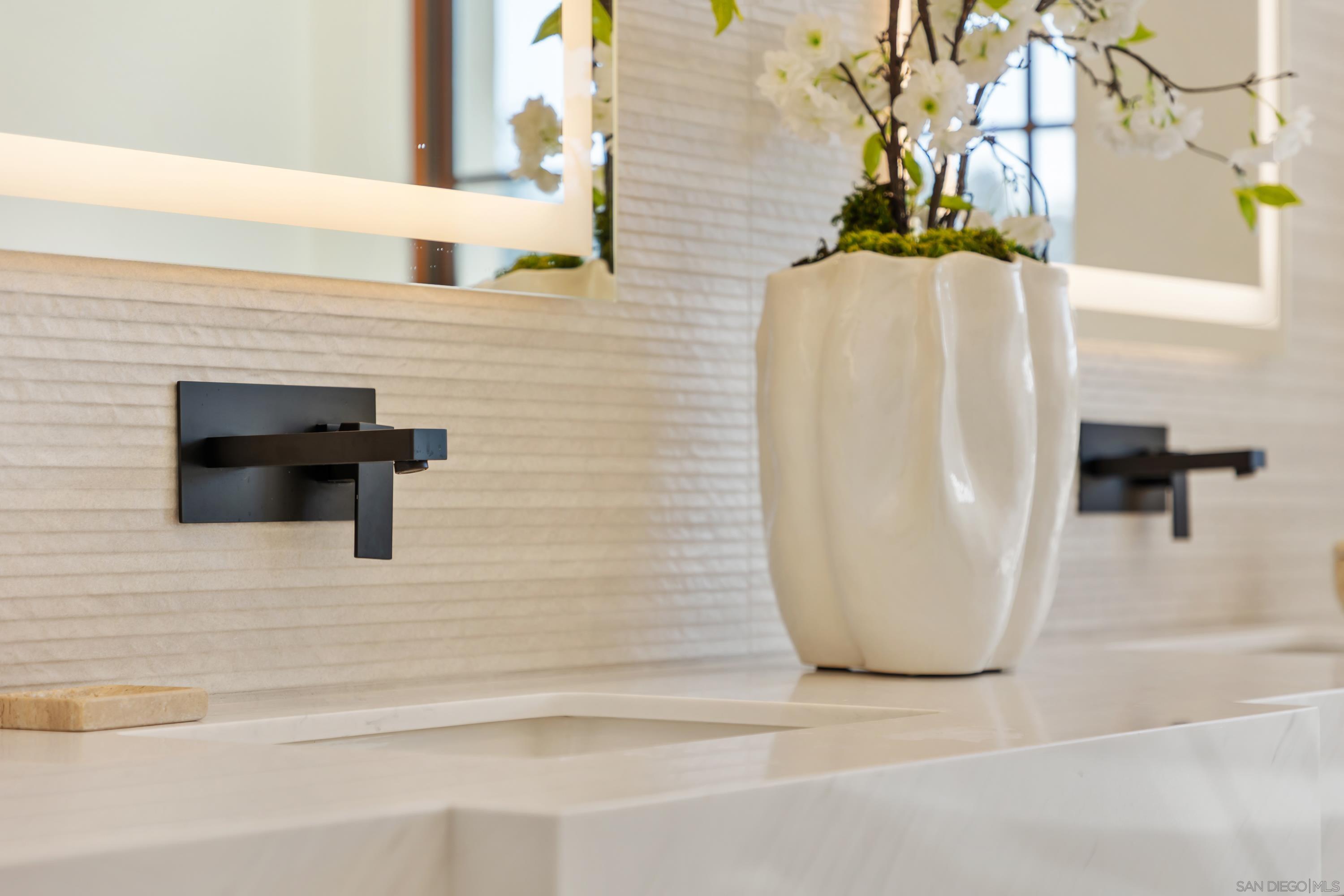 Detail Gallery Image 46 of 64 For 5758-60  Las Palomas, Rancho Santa Fe,  CA 92067 - 5 Beds | 5/2 Baths