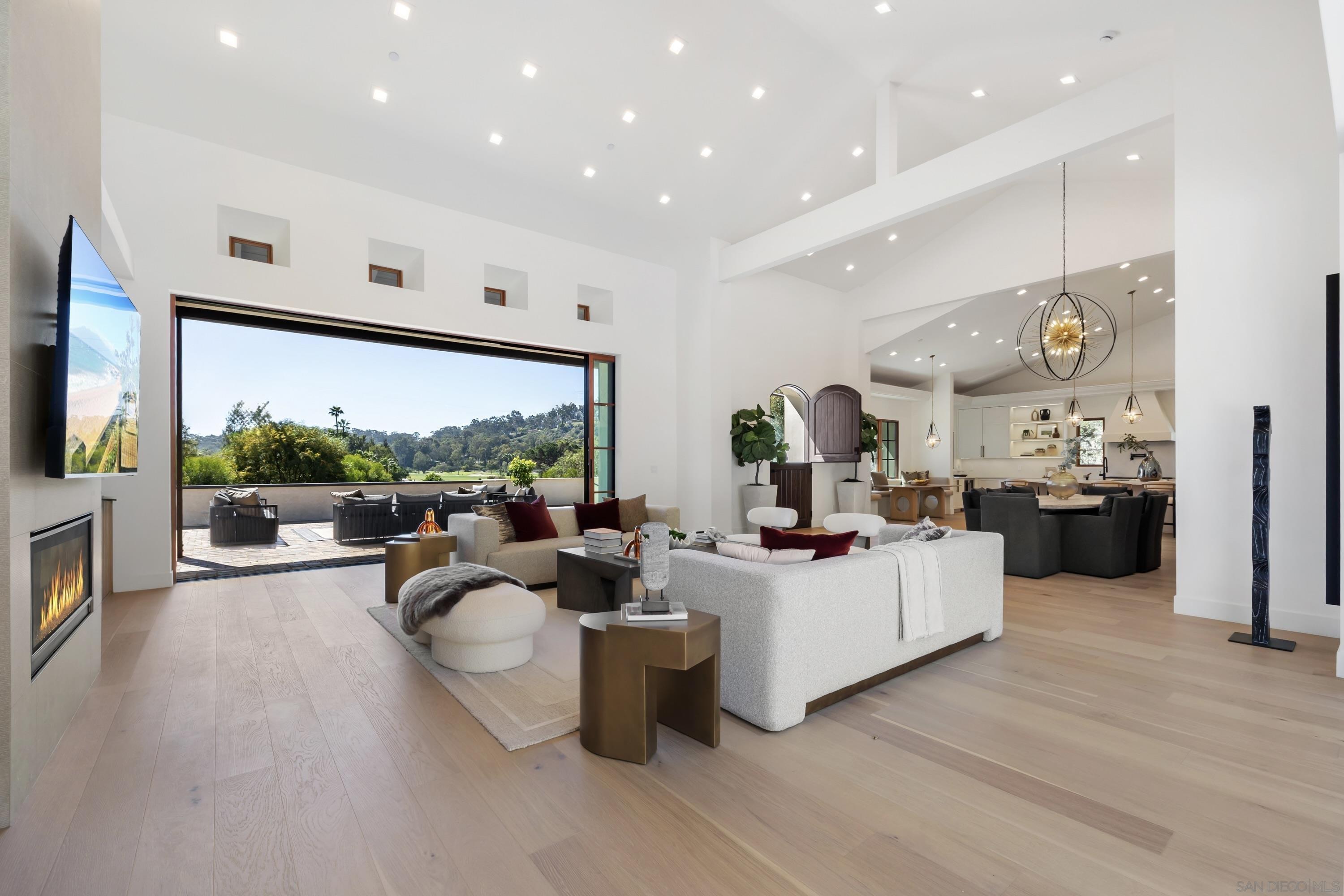 Detail Gallery Image 6 of 64 For 5758-60  Las Palomas, Rancho Santa Fe,  CA 92067 - 5 Beds | 5/2 Baths