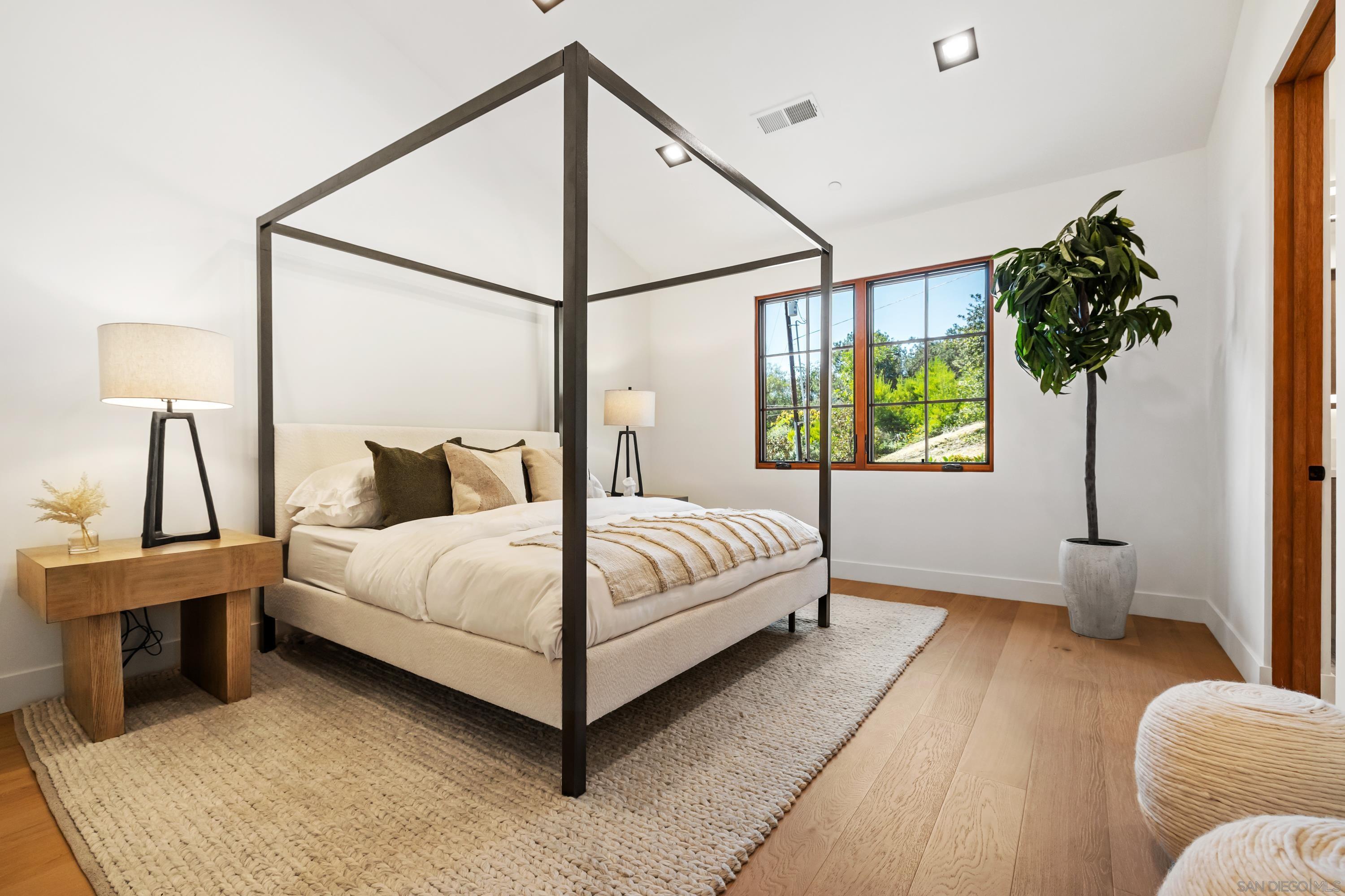 Detail Gallery Image 54 of 64 For 5758-60  Las Palomas, Rancho Santa Fe,  CA 92067 - 5 Beds | 5/2 Baths