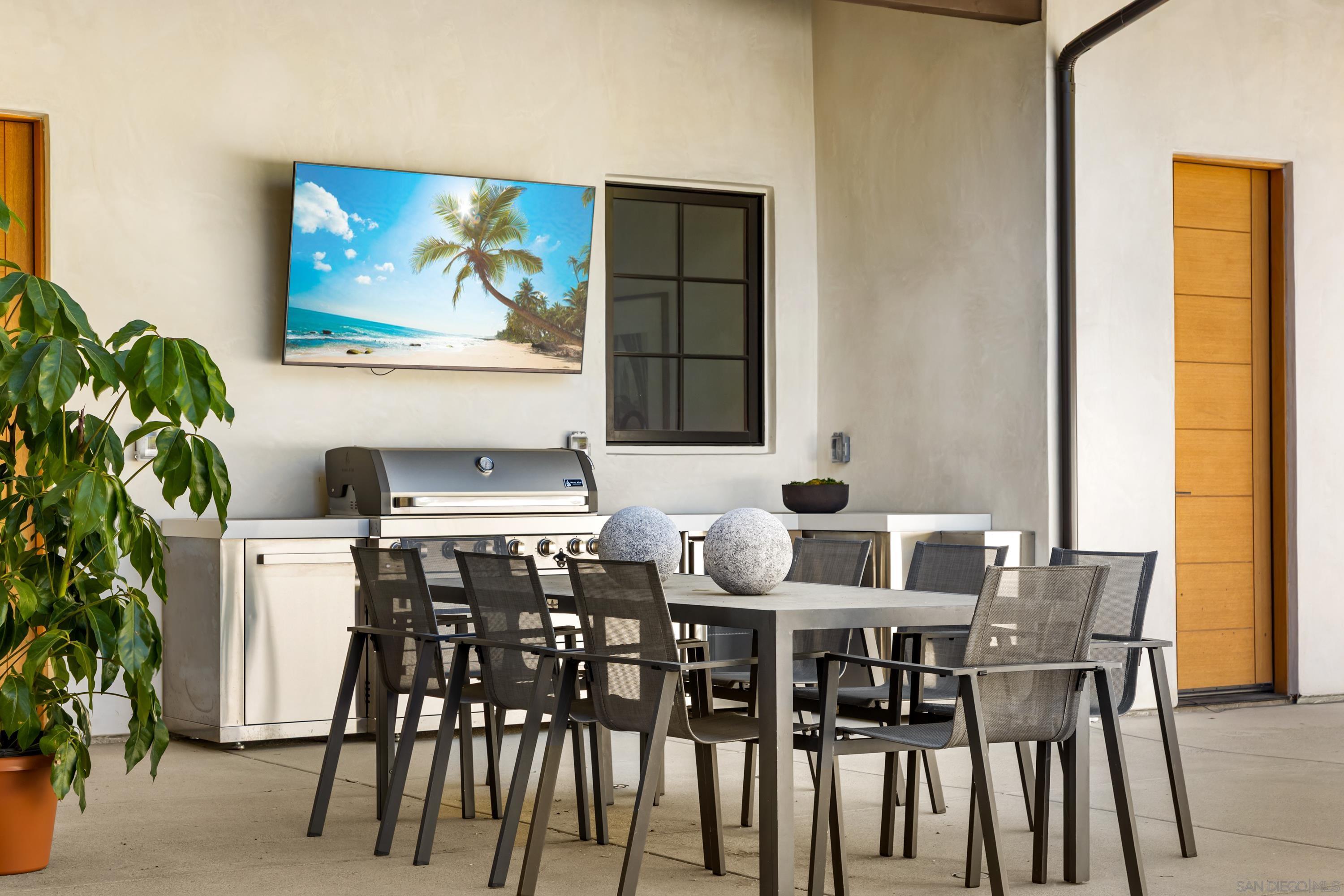 Detail Gallery Image 57 of 64 For 5758-60  Las Palomas, Rancho Santa Fe,  CA 92067 - 5 Beds | 5/2 Baths