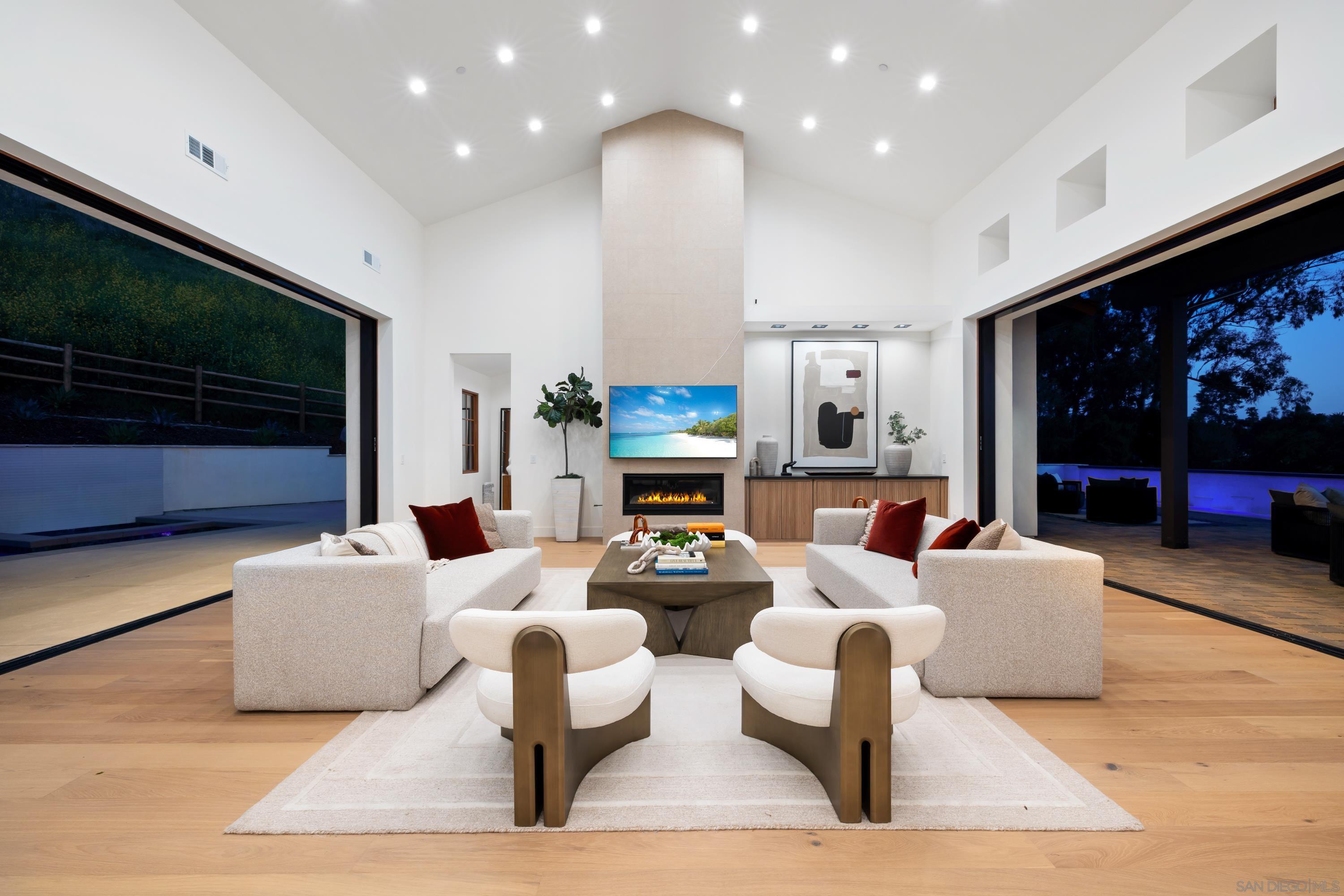 Detail Gallery Image 7 of 64 For 5758-60  Las Palomas, Rancho Santa Fe,  CA 92067 - 5 Beds | 5/2 Baths