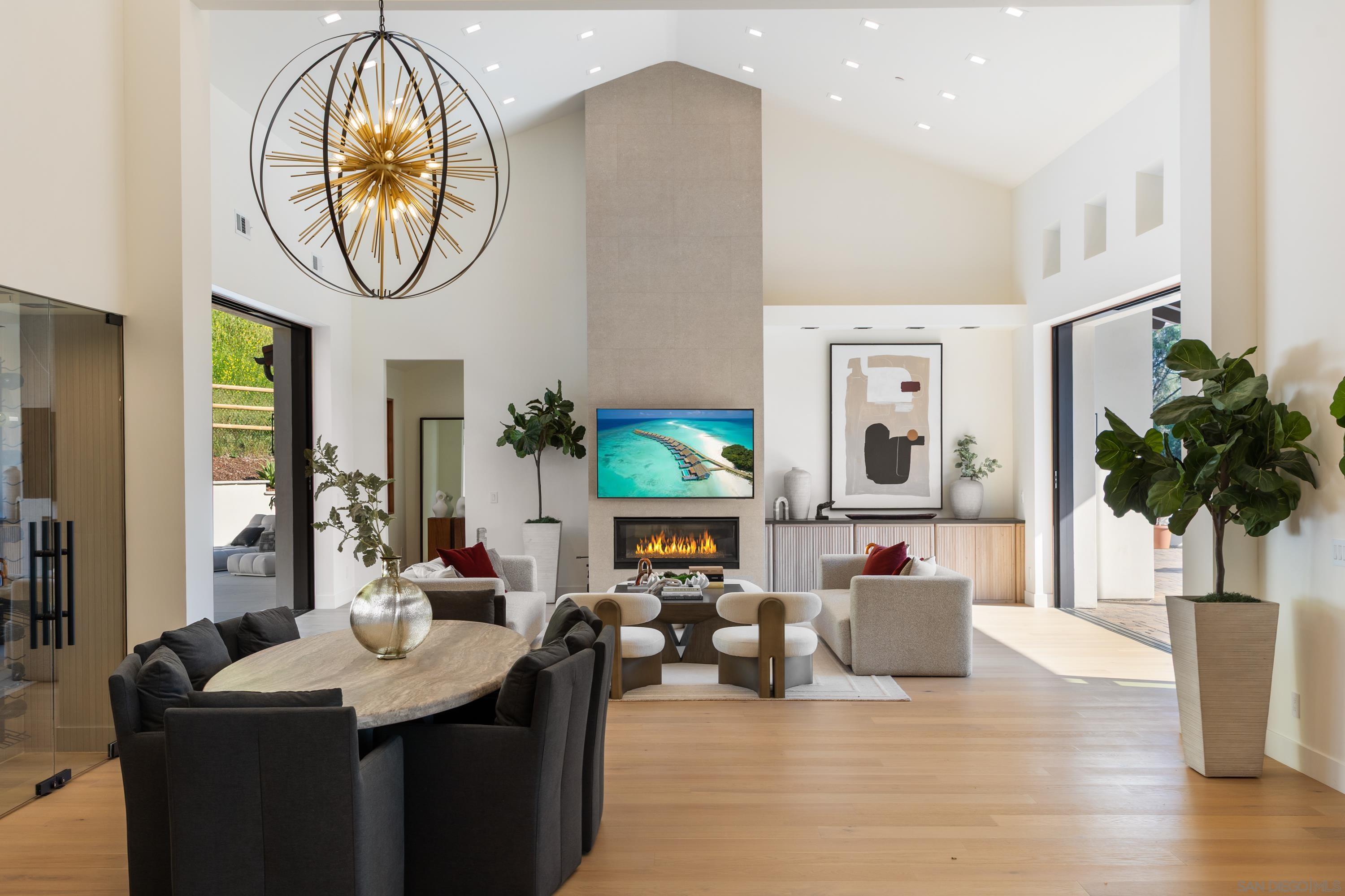 Detail Gallery Image 9 of 64 For 5758-60  Las Palomas, Rancho Santa Fe,  CA 92067 - 5 Beds | 5/2 Baths