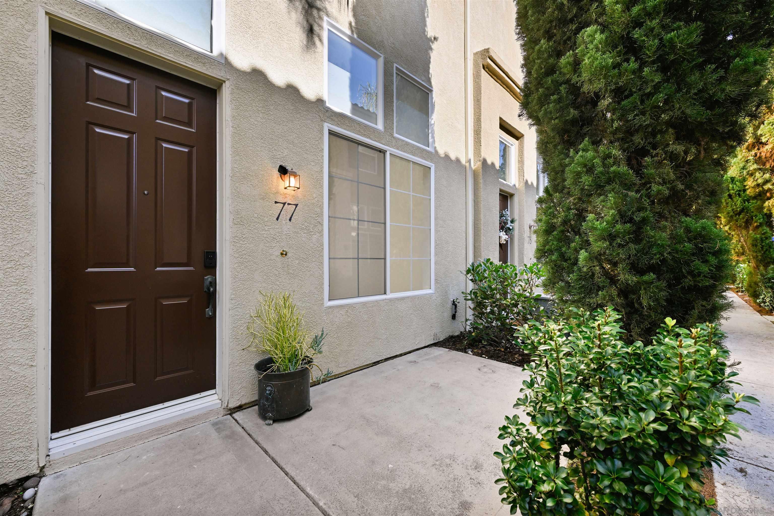 Detail Gallery Image 11 of 26 For 3770  Mykonos Ln  #77,  San Diego,  CA 92130 - 2 Beds | 2/1 Baths