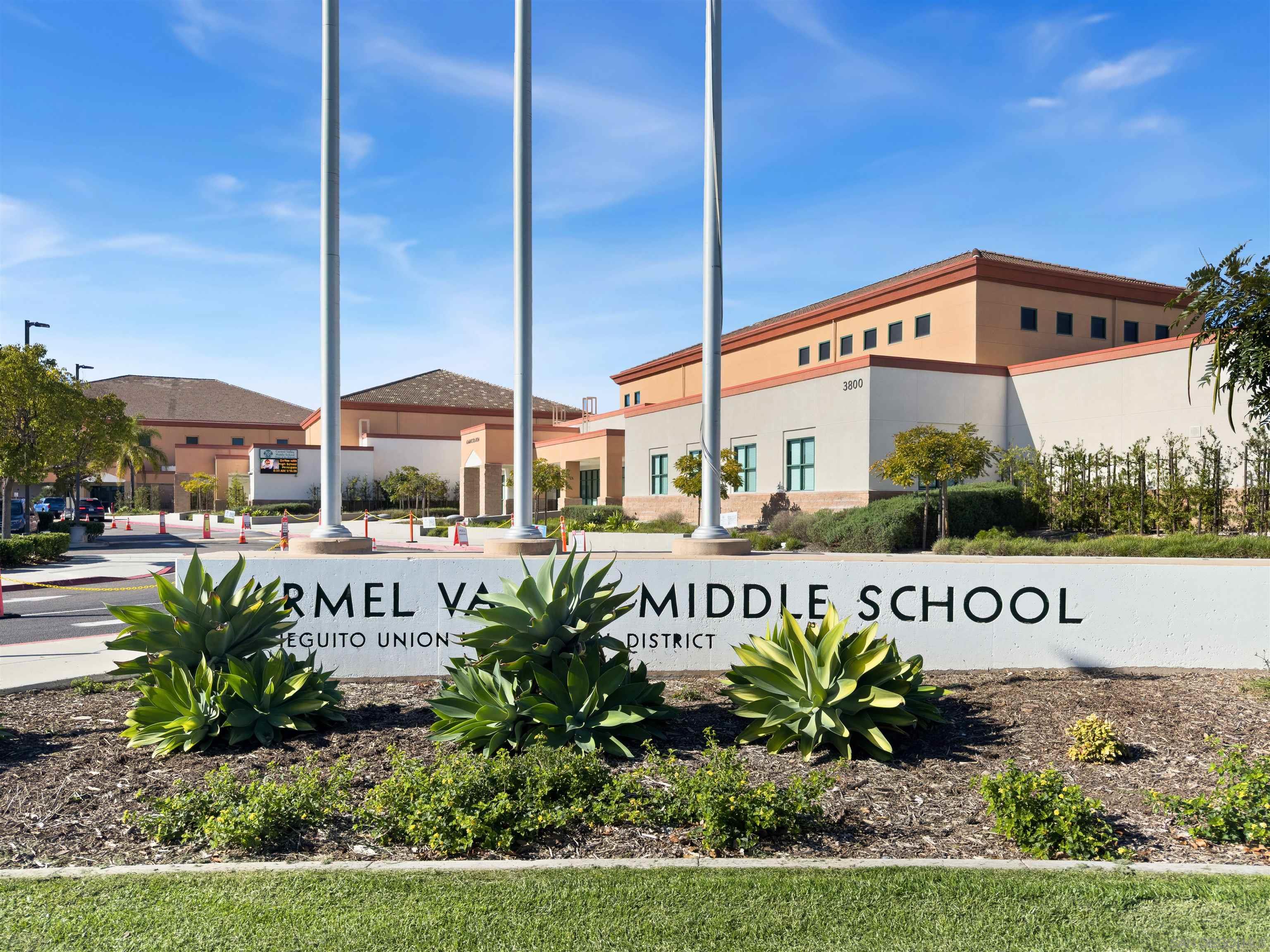 Detail Gallery Image 17 of 26 For 3770  Mykonos Ln  #77,  San Diego,  CA 92130 - 2 Beds | 2/1 Baths