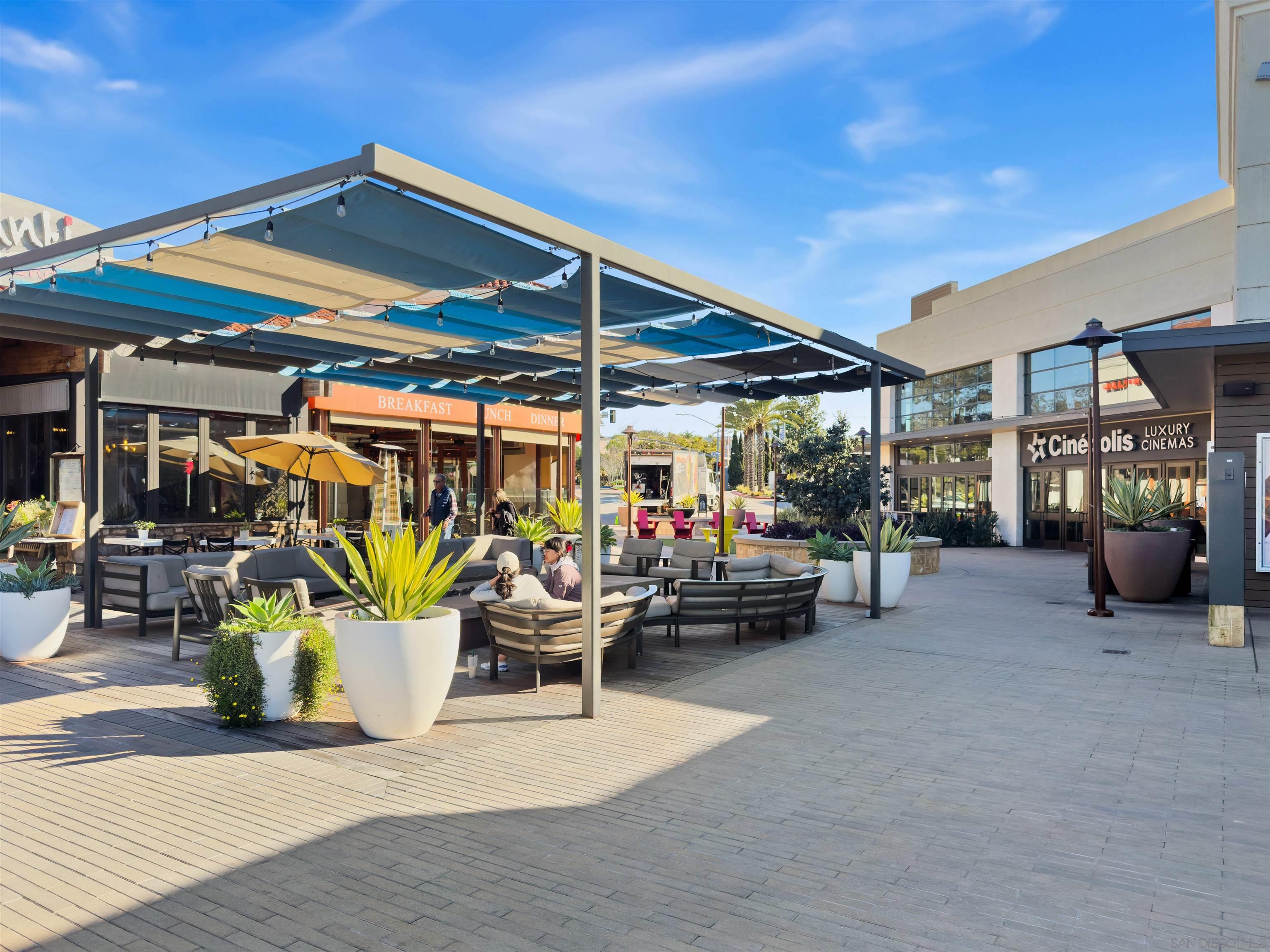 Detail Gallery Image 18 of 26 For 3770  Mykonos Ln  #77,  San Diego,  CA 92130 - 2 Beds | 2/1 Baths