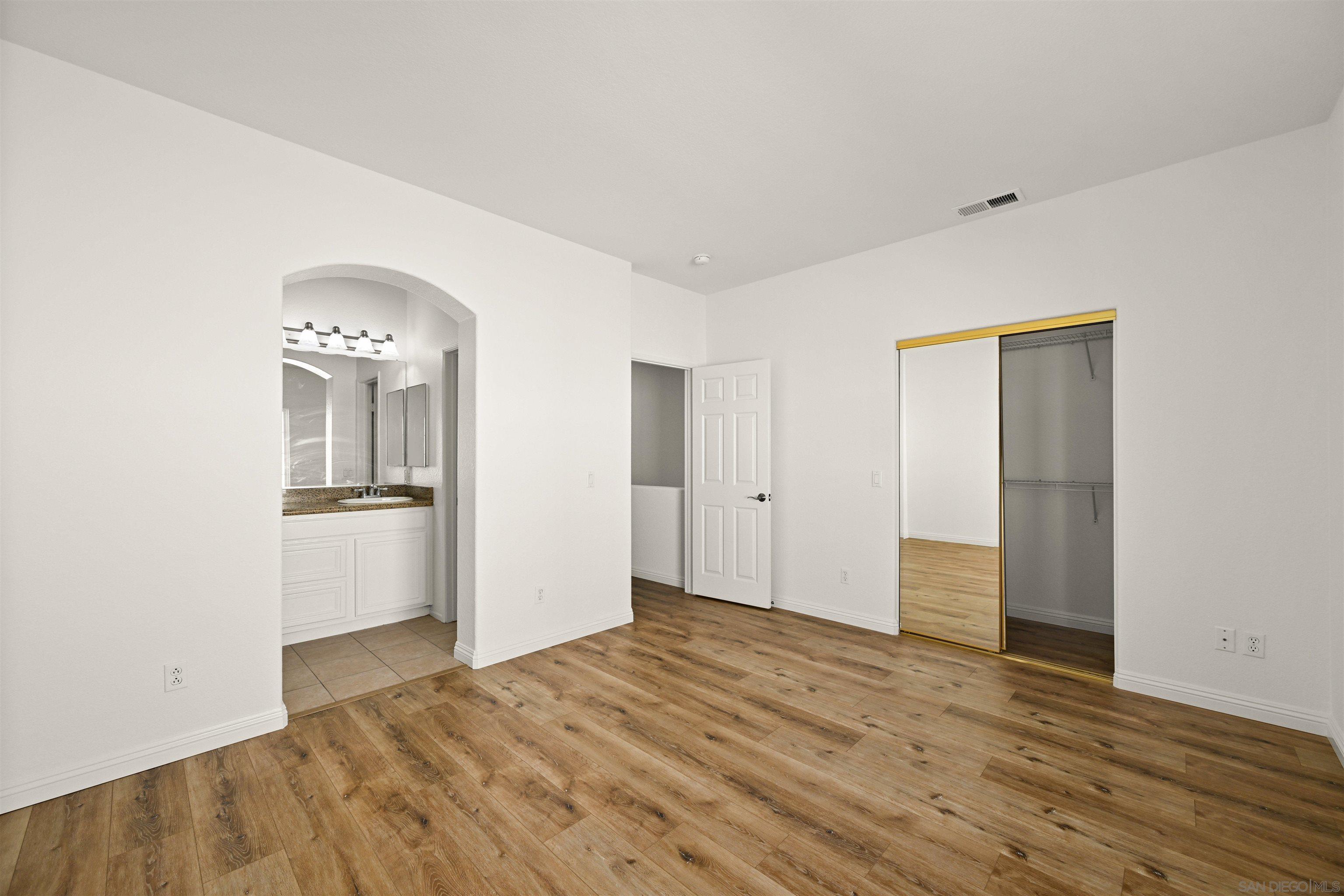 Detail Gallery Image 8 of 26 For 3770  Mykonos Ln  #77,  San Diego,  CA 92130 - 2 Beds | 2/1 Baths