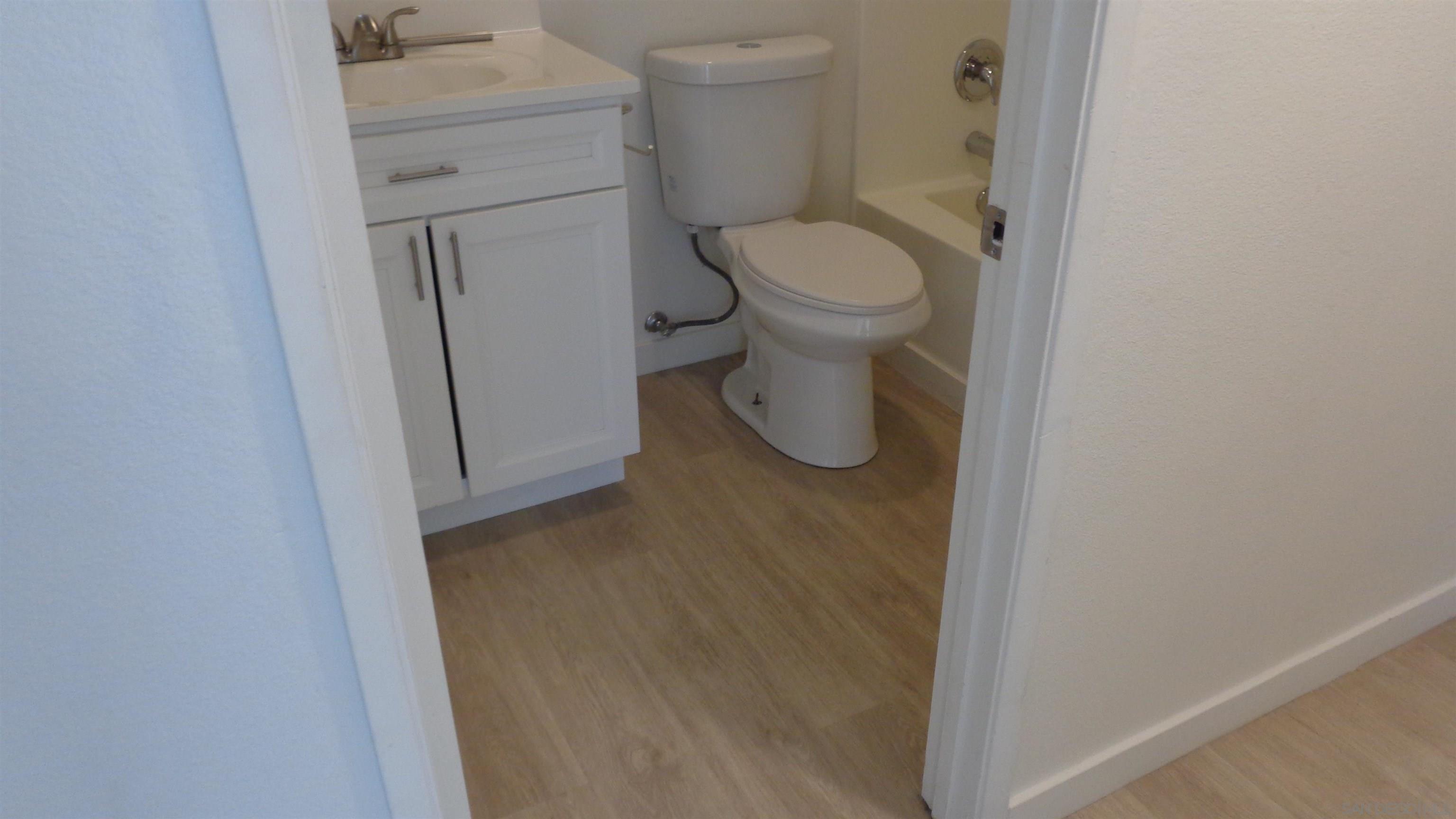 Detail Gallery Image 11 of 20 For 2425  Cranston Dr.  16, Escondido,  CA 92025 - 2 Beds | 2 Baths