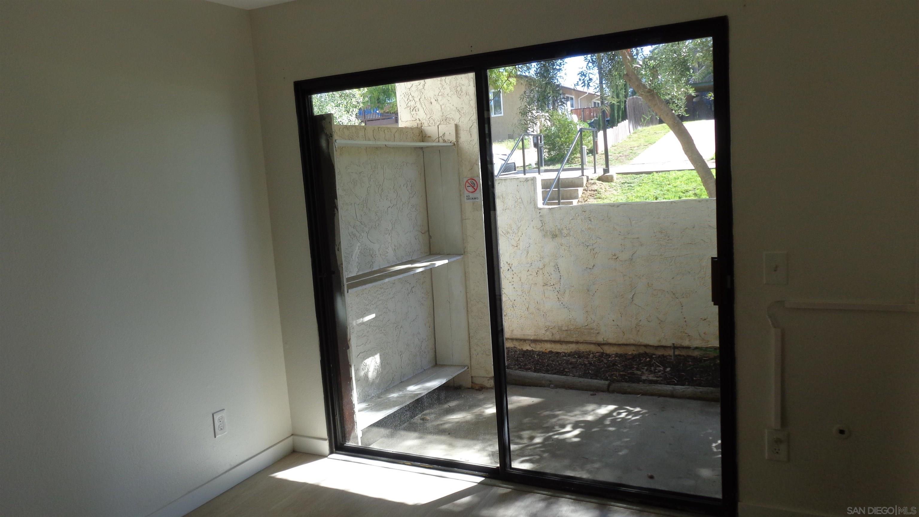 Detail Gallery Image 3 of 20 For 2425  Cranston Dr.  16, Escondido,  CA 92025 - 2 Beds | 2 Baths