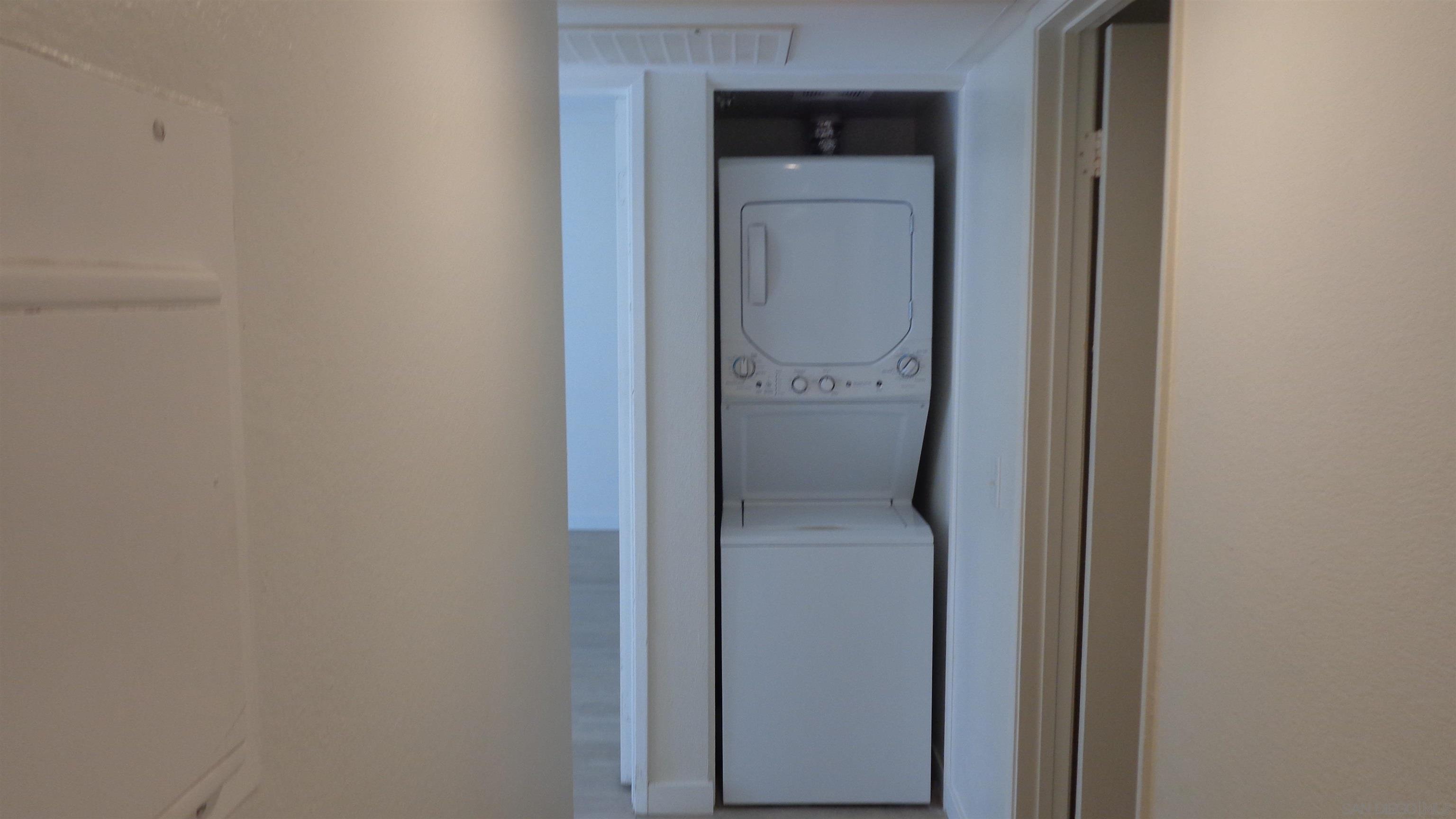 Detail Gallery Image 9 of 20 For 2425  Cranston Dr.  16, Escondido,  CA 92025 - 2 Beds | 2 Baths