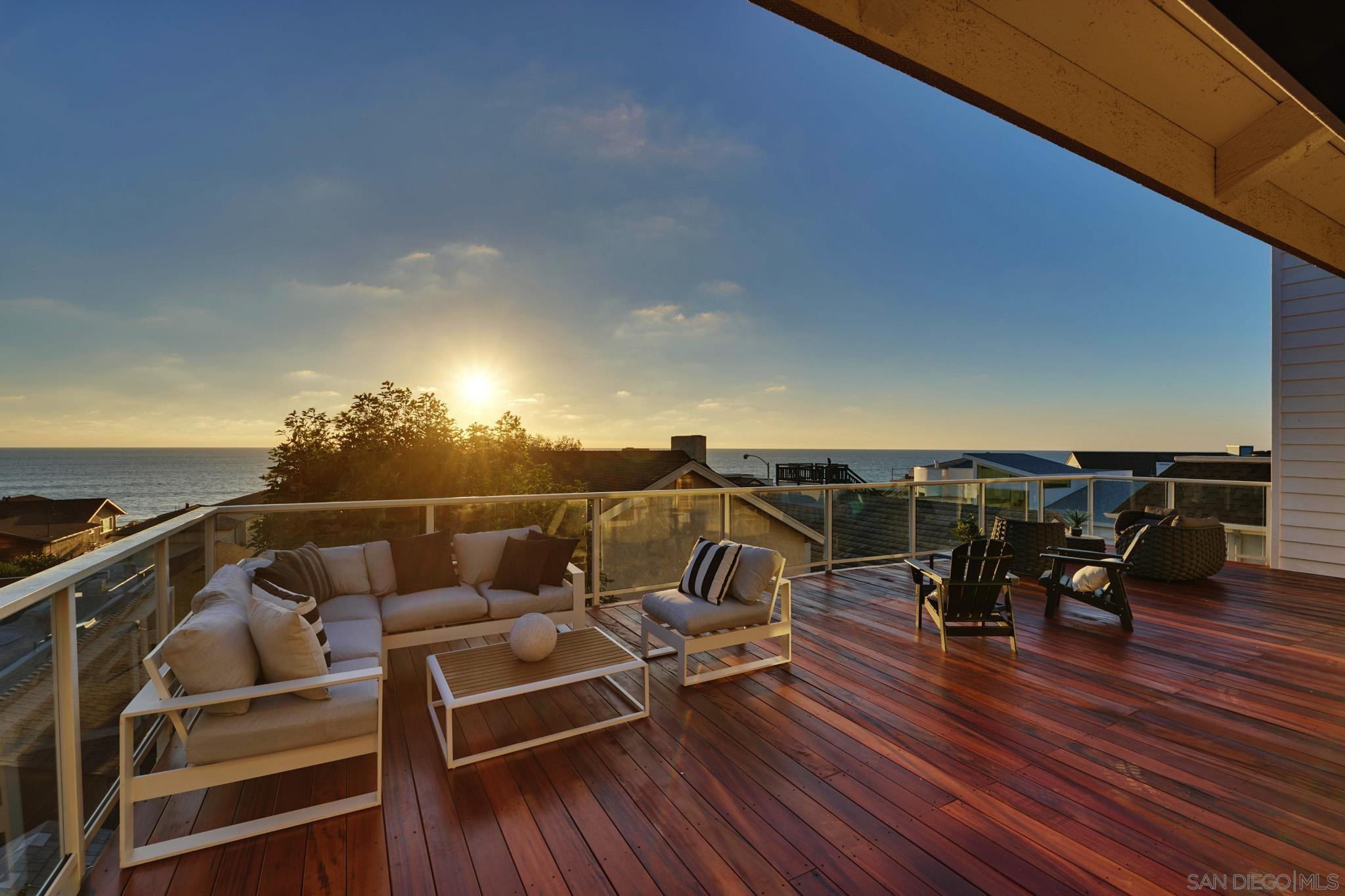 Detail Gallery Image 2 of 45 For 2465  Garfield Street, Carlsbad,  CA 92008 - 4 Beds | 4/2 Baths