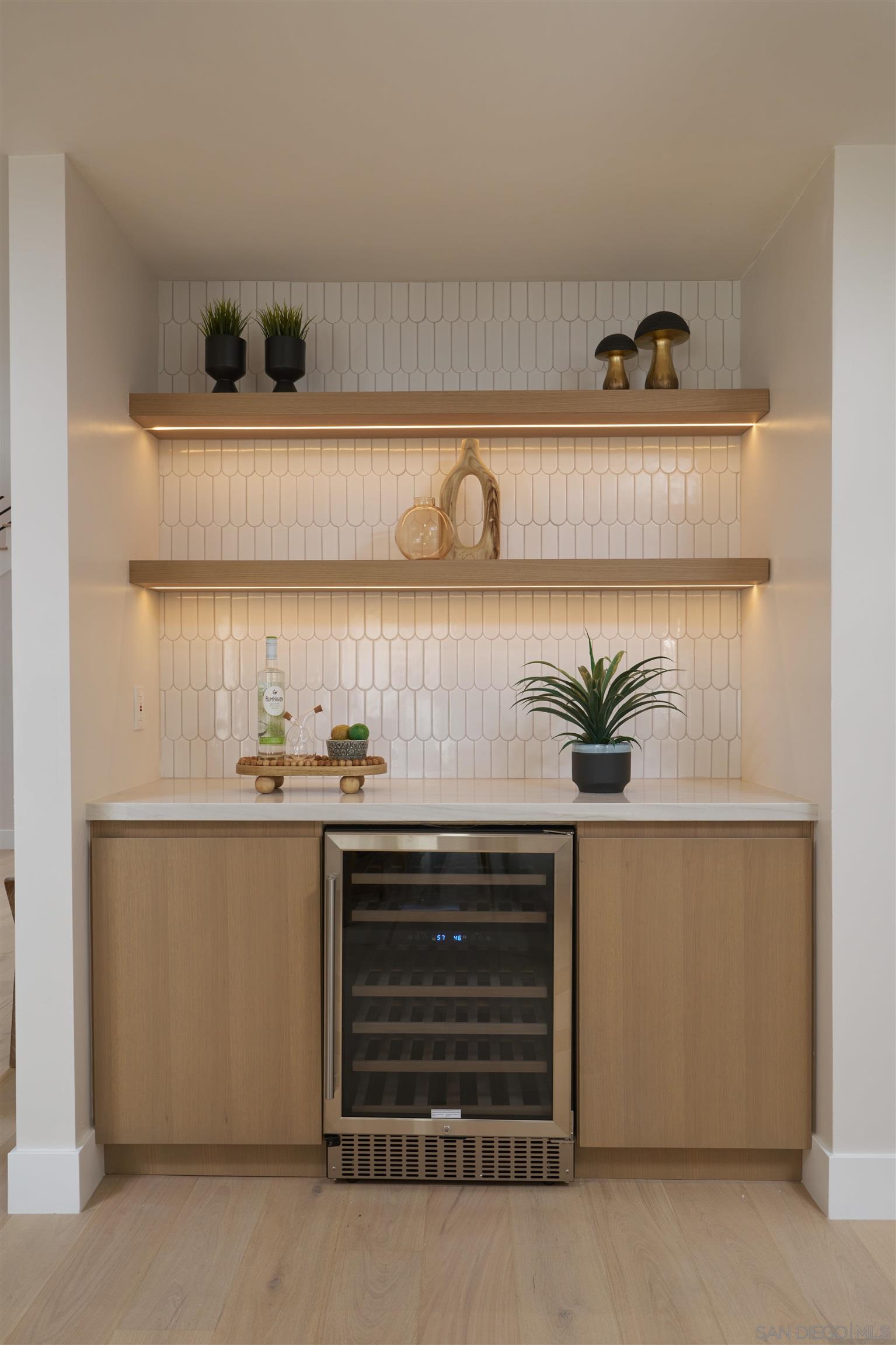 Detail Gallery Image 13 of 45 For 2465  Garfield Street, Carlsbad,  CA 92008 - 4 Beds | 4/2 Baths