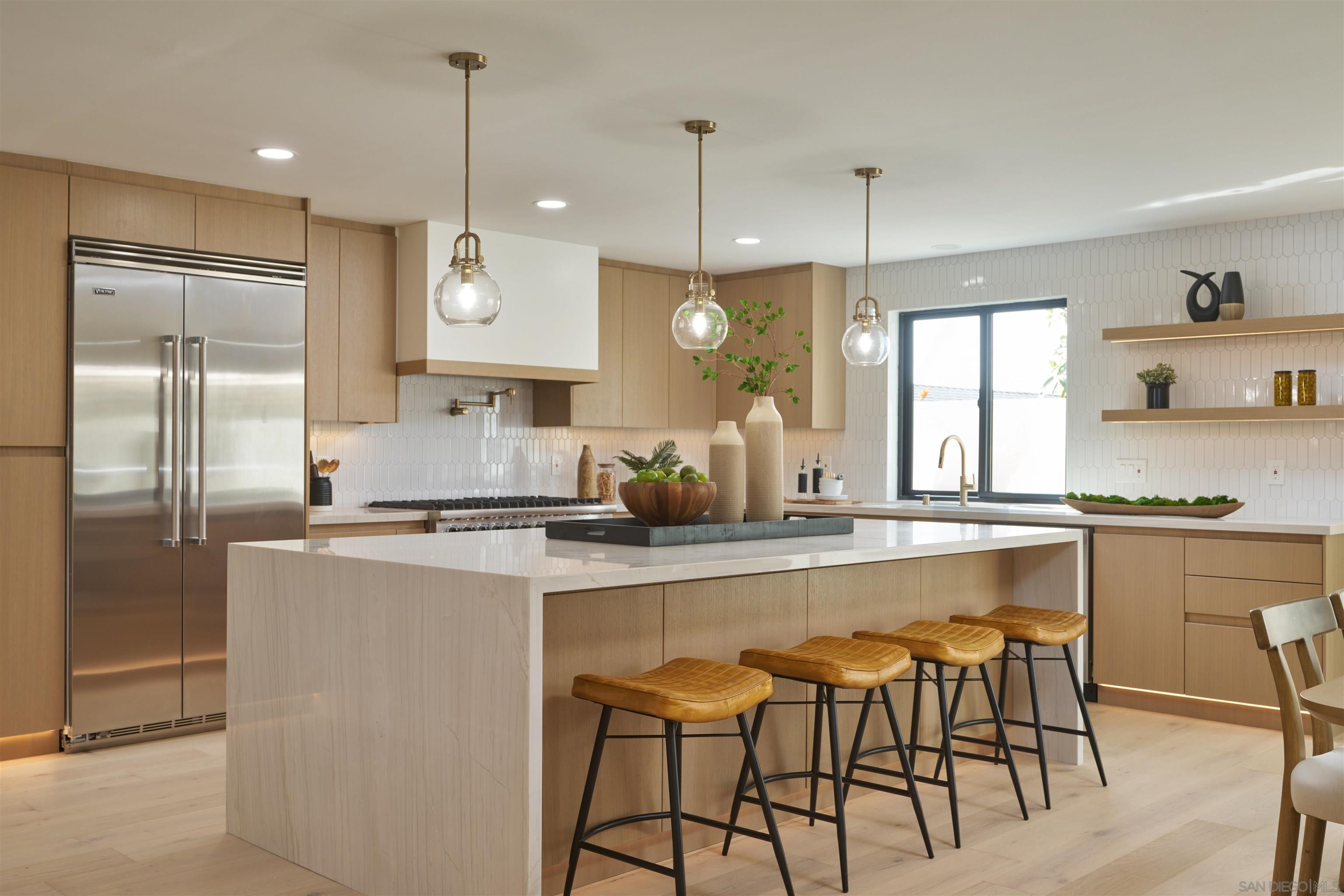 Detail Gallery Image 3 of 45 For 2465  Garfield Street, Carlsbad,  CA 92008 - 4 Beds | 4/2 Baths