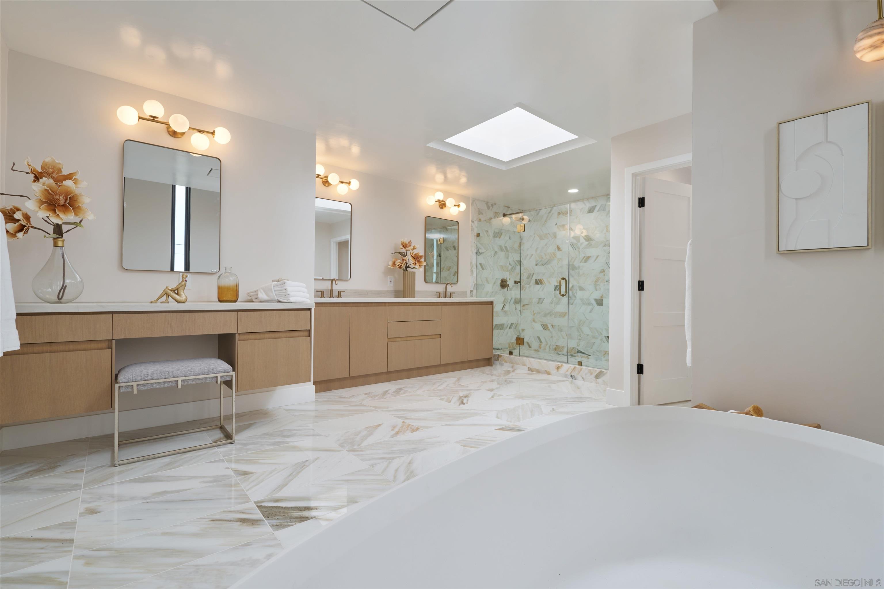 Detail Gallery Image 25 of 45 For 2465  Garfield Street, Carlsbad,  CA 92008 - 4 Beds | 4/2 Baths