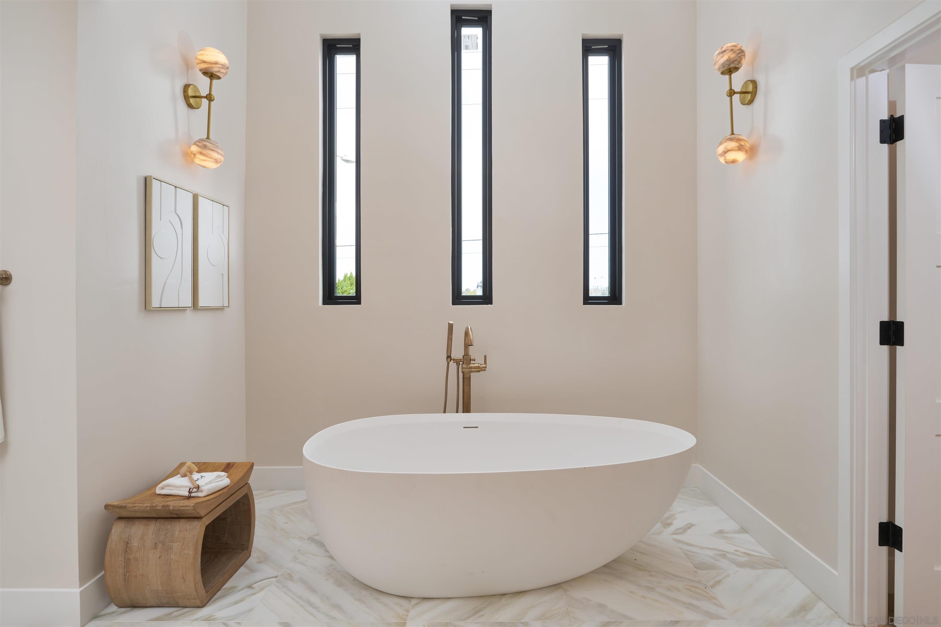 Detail Gallery Image 26 of 45 For 2465  Garfield Street, Carlsbad,  CA 92008 - 4 Beds | 4/2 Baths