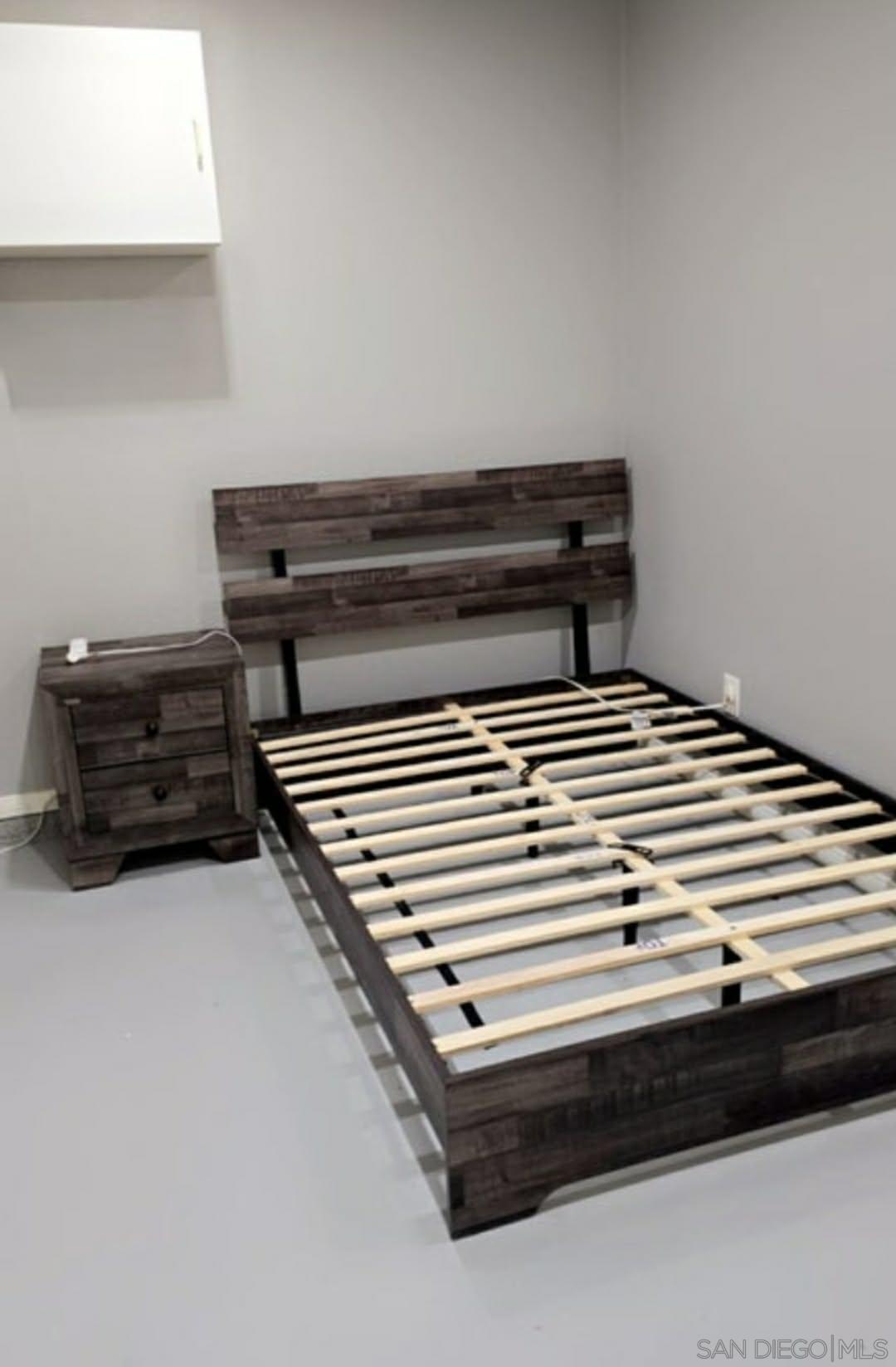 Detail Gallery Image 25 of 27 For 5038  Cove View Pl, San Diego,  CA 92154 - 8 Beds | 3 Baths