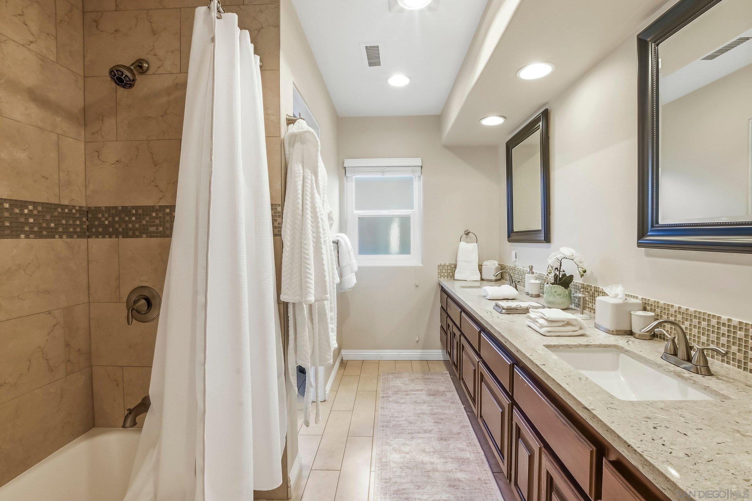 Detail Gallery Image 28 of 45 For 52  Spinnaker Way, Coronado,  CA 92118 - 4 Beds | 2/1 Baths