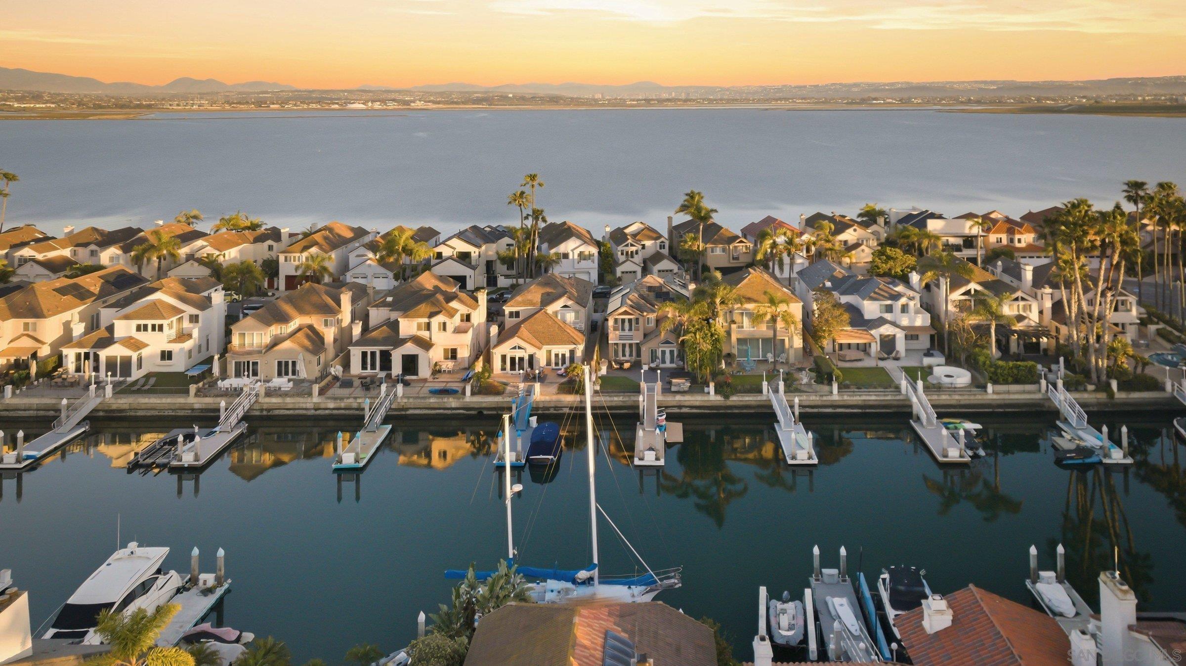 Detail Gallery Image 39 of 45 For 52  Spinnaker Way, Coronado,  CA 92118 - 4 Beds | 2/1 Baths