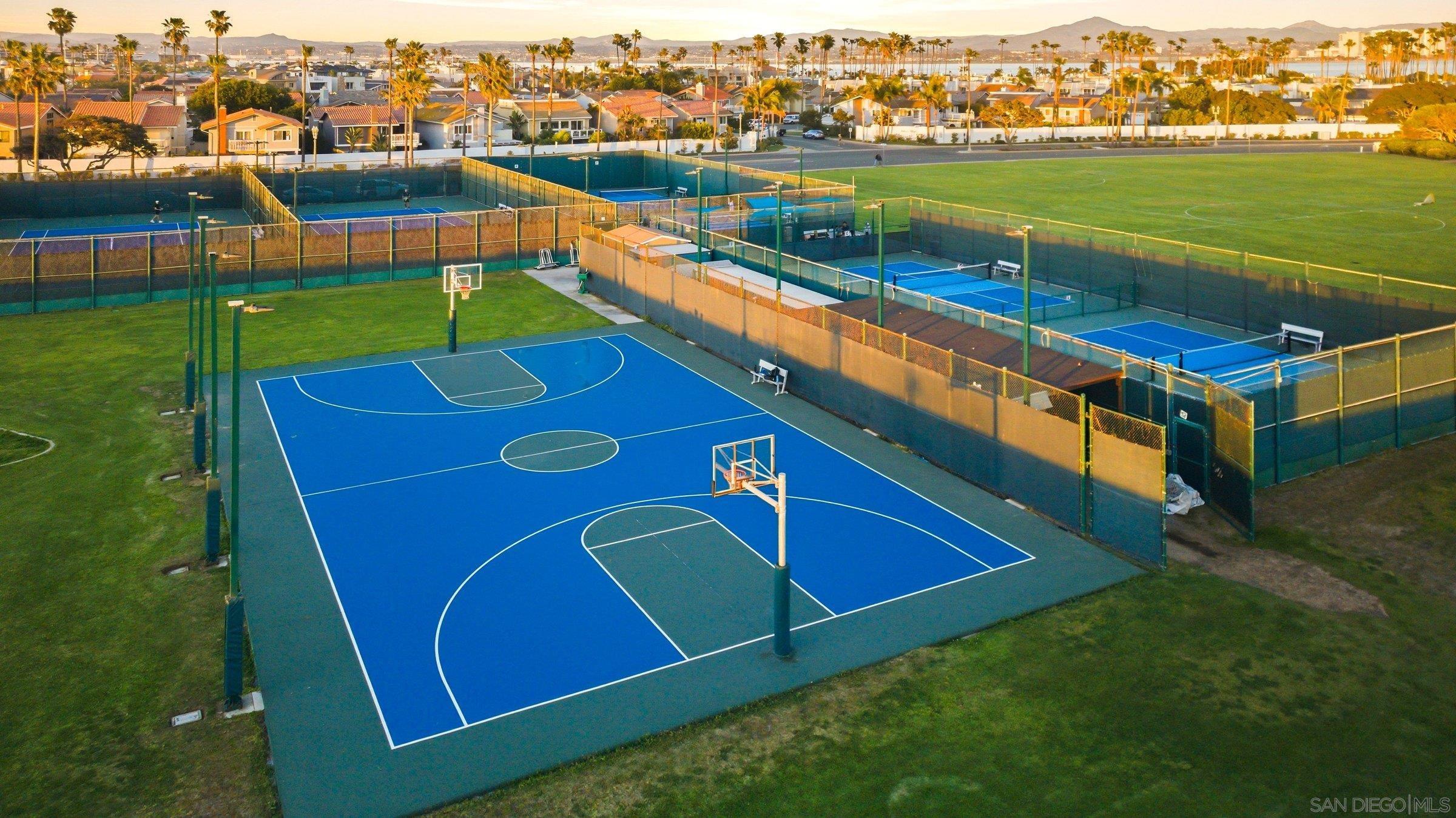 Detail Gallery Image 41 of 45 For 52  Spinnaker Way, Coronado,  CA 92118 - 4 Beds | 2/1 Baths