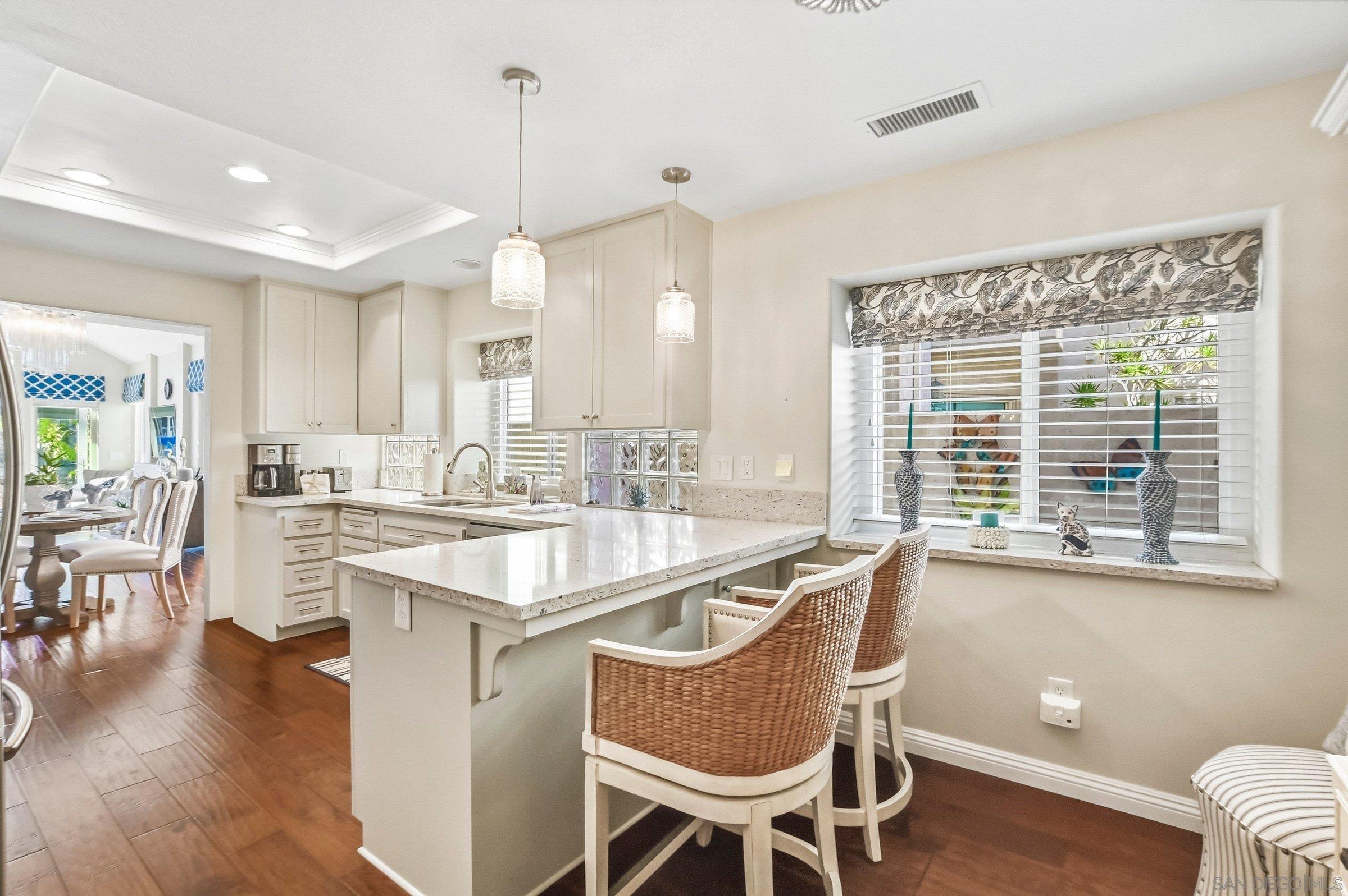 Detail Gallery Image 6 of 45 For 52  Spinnaker Way, Coronado,  CA 92118 - 4 Beds | 2/1 Baths