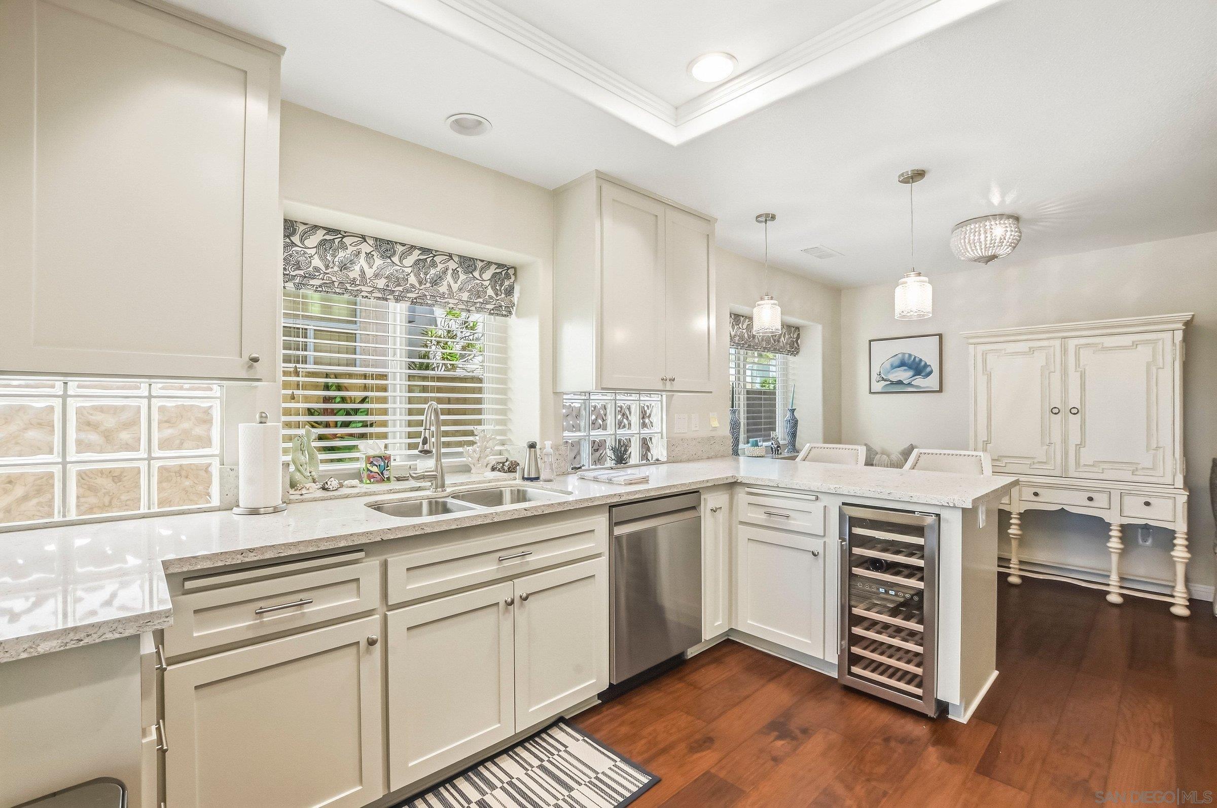 Detail Gallery Image 8 of 45 For 52  Spinnaker Way, Coronado,  CA 92118 - 4 Beds | 2/1 Baths