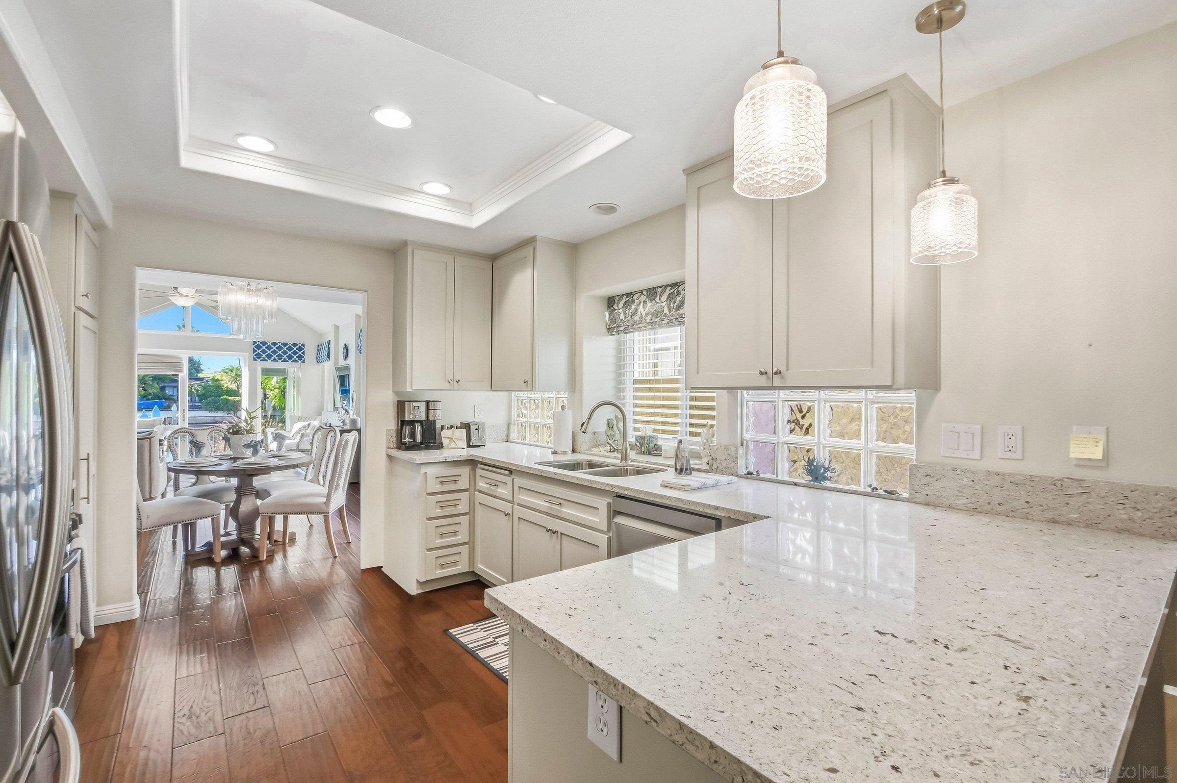 Detail Gallery Image 9 of 45 For 52  Spinnaker Way, Coronado,  CA 92118 - 4 Beds | 2/1 Baths