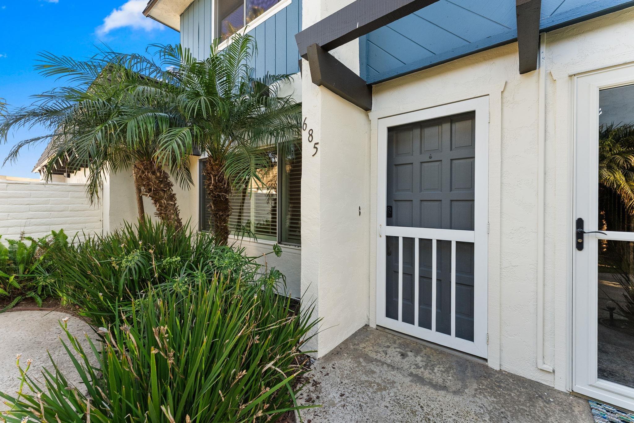 Detail Gallery Image 4 of 36 For 685  Seacoast Drive, Imperial Beach,  CA 91932 - 2 Beds | 1/1 Baths