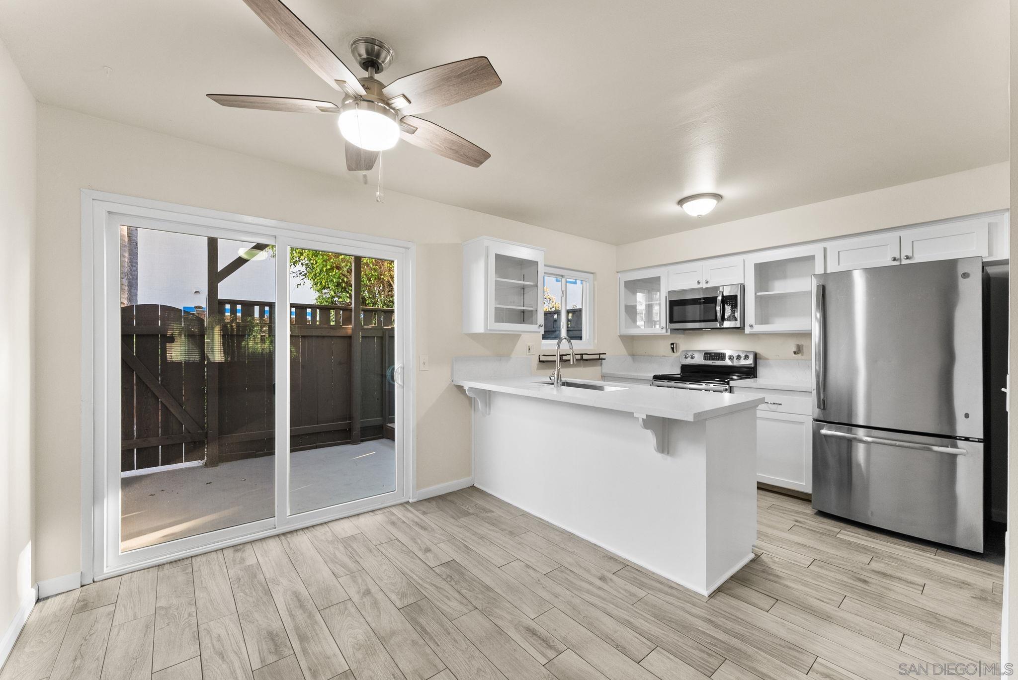 Detail Gallery Image 8 of 36 For 685  Seacoast Drive, Imperial Beach,  CA 91932 - 2 Beds | 1/1 Baths