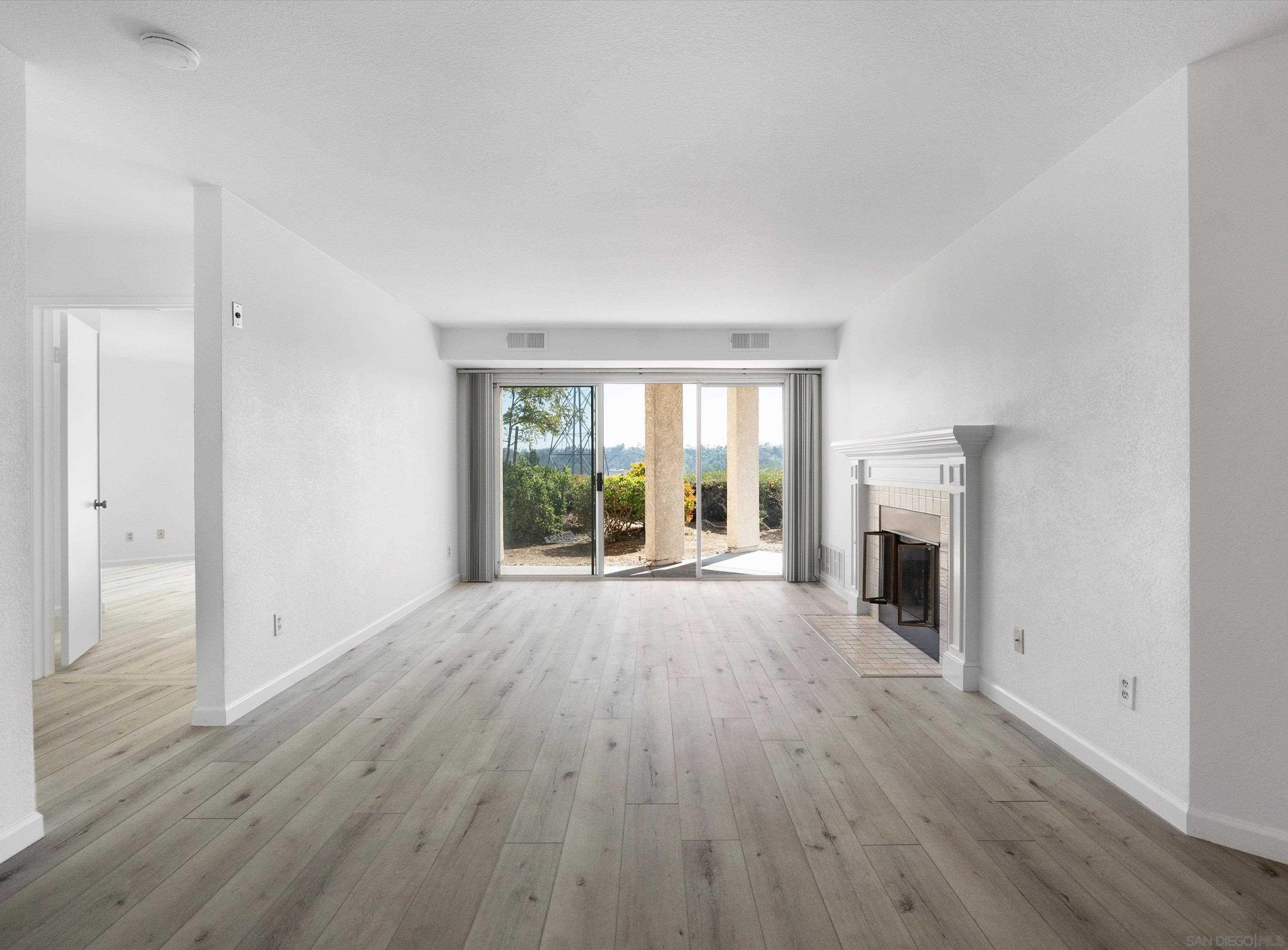 Detail Gallery Image 8 of 40 For 7087  Camino Degrazia  #141,  San Diego,  CA 92111 - 3 Beds | 2 Baths