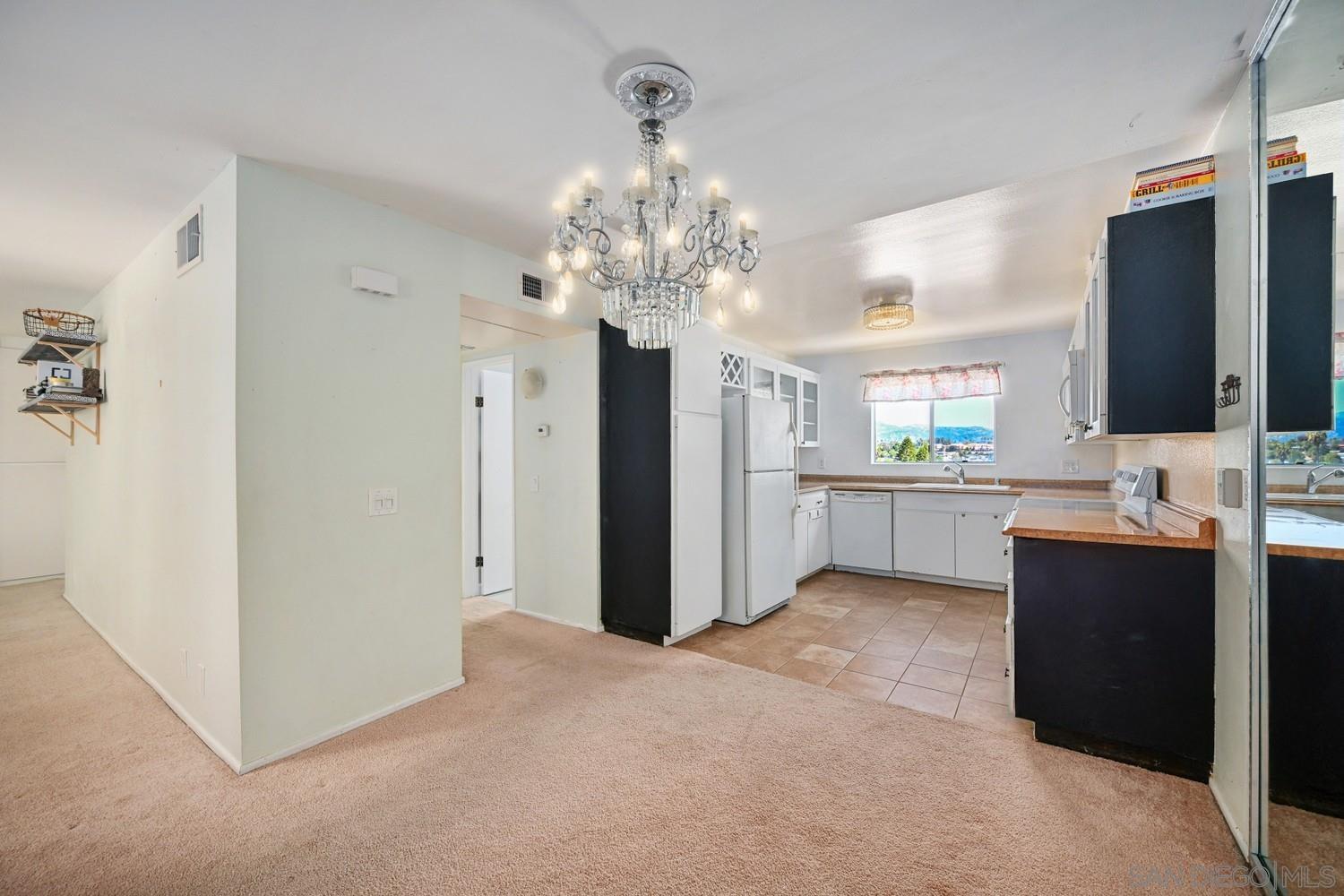 Detail Gallery Image 10 of 24 For 806 E 4th Ave  #10,  Escondido,  CA 92025 - 1 Beds | 1 Baths