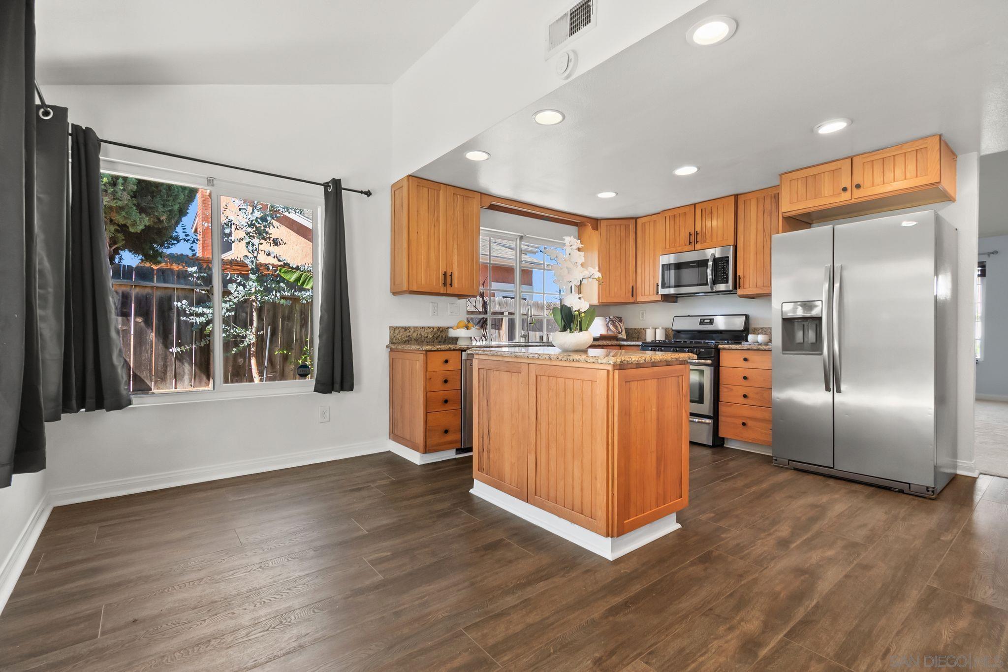 Detail Gallery Image 11 of 45 For 4621  Avery St, Oceanside,  CA 92057 - 4 Beds | 2 Baths