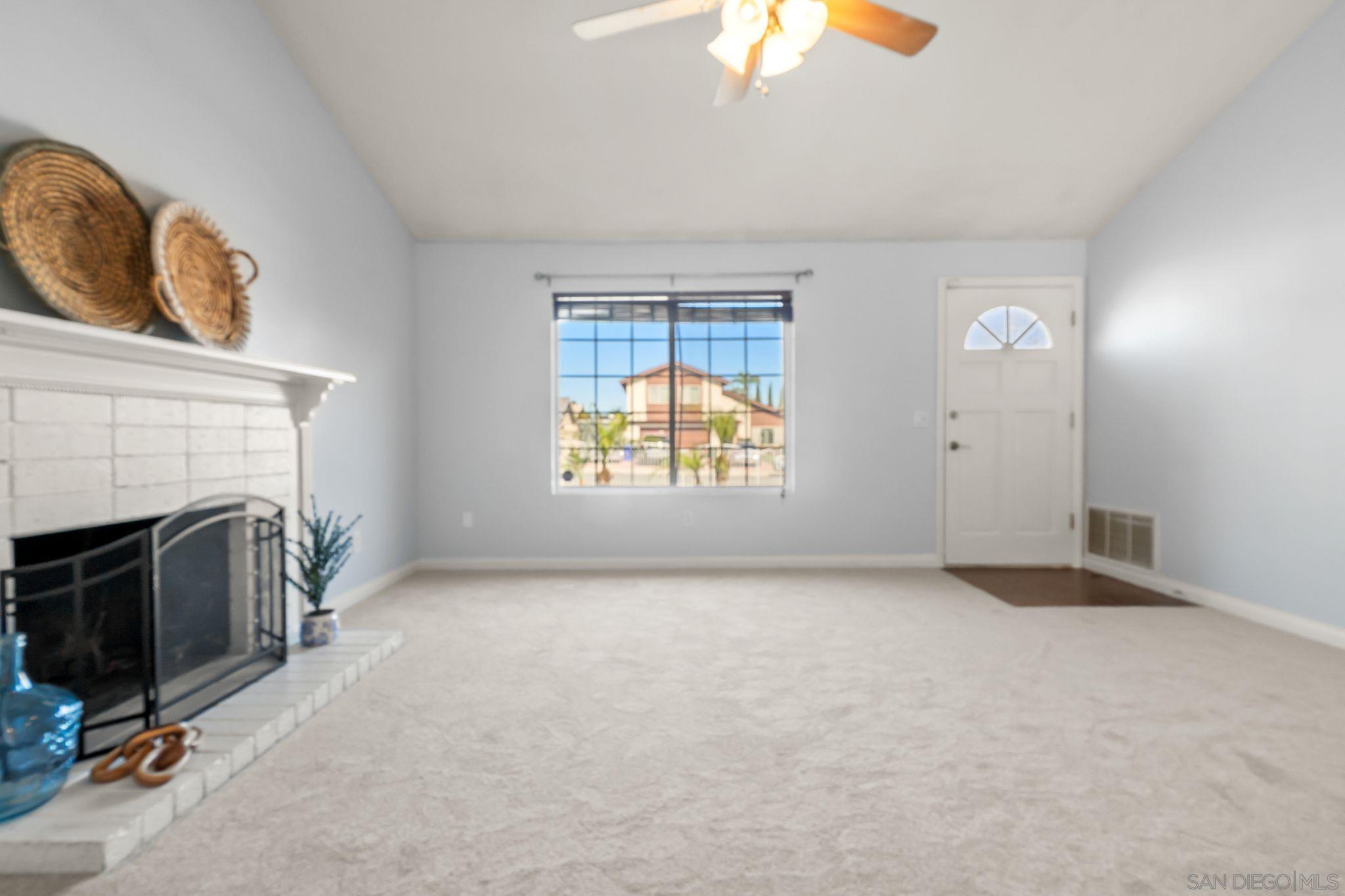 Detail Gallery Image 8 of 43 For 4621  Avery St, Oceanside,  CA 92057 - 4 Beds | 2 Baths