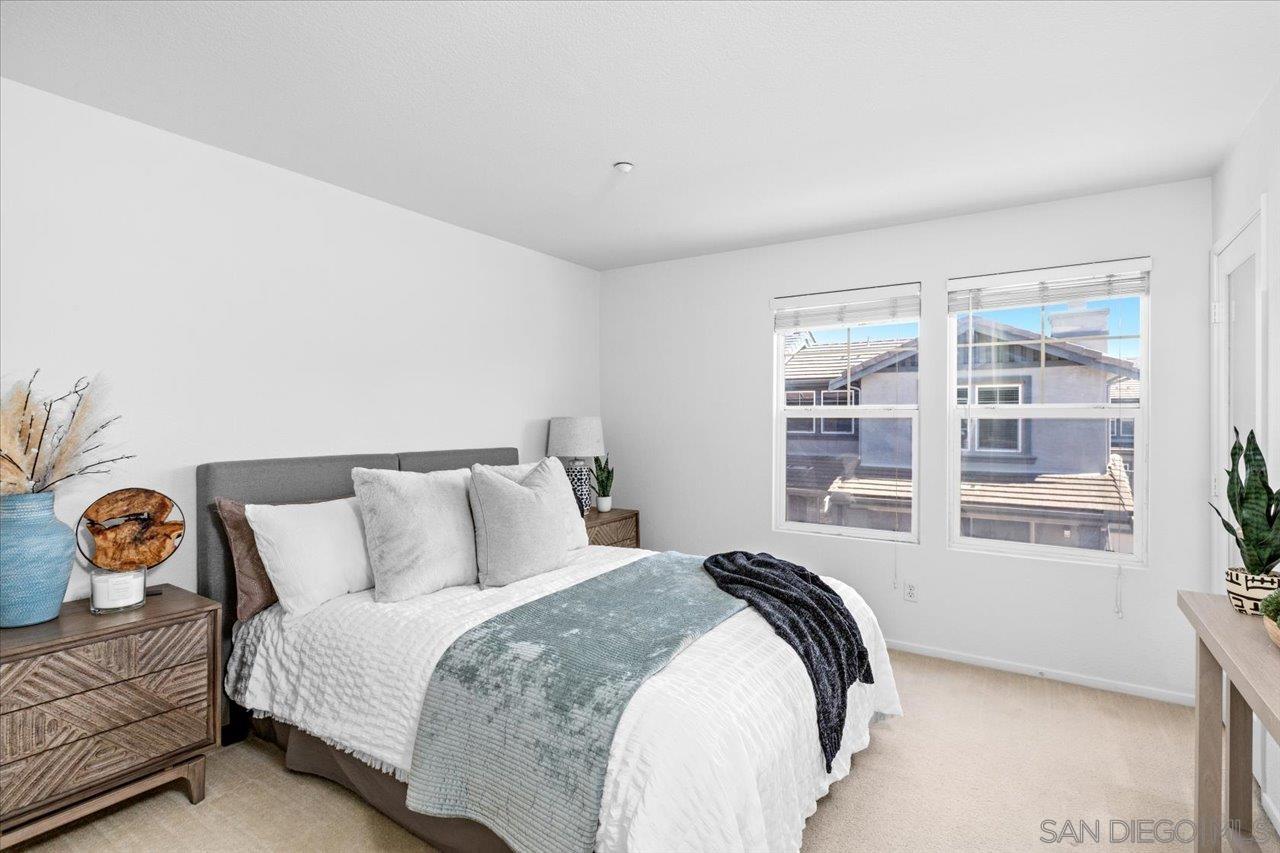 Detail Gallery Image 12 of 27 For 16910  Bixby St  #1,  San Diego,  CA 92127 - 3 Beds | 3 Baths