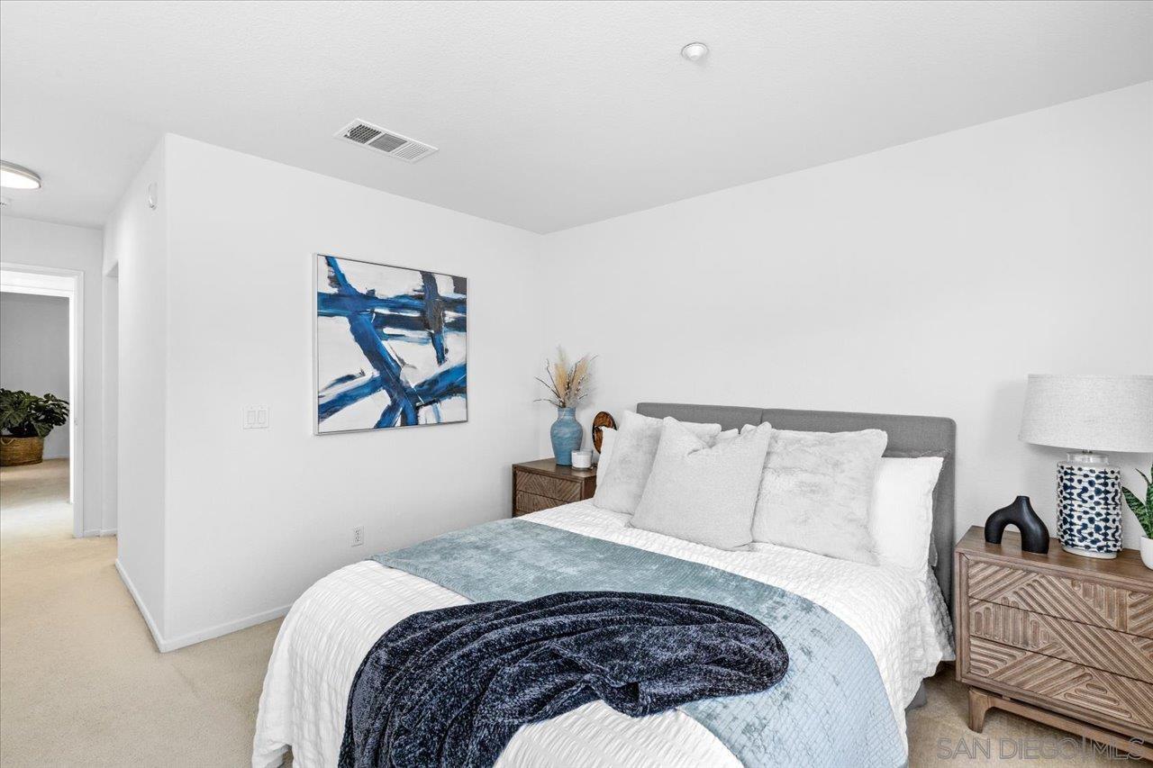 Detail Gallery Image 14 of 28 For 16910  Bixby St  #1,  San Diego,  CA 92127 - 3 Beds | 3 Baths