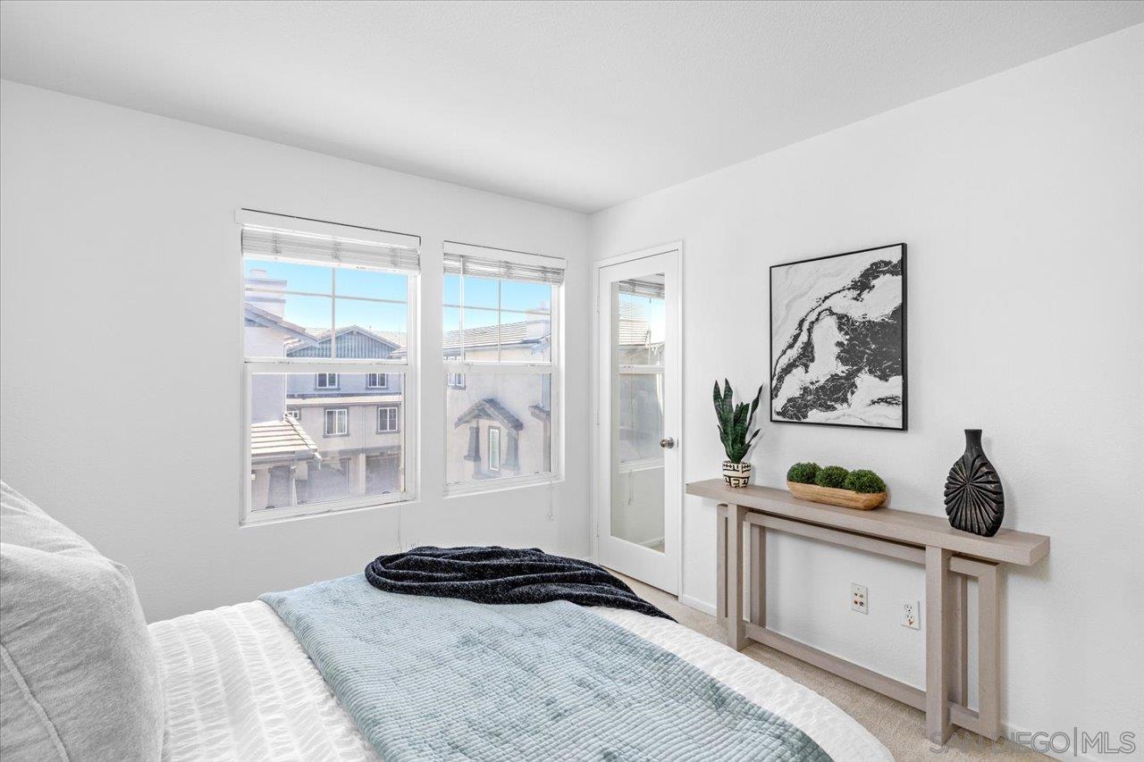 Detail Gallery Image 15 of 27 For 16910  Bixby St  #1,  San Diego,  CA 92127 - 3 Beds | 3 Baths