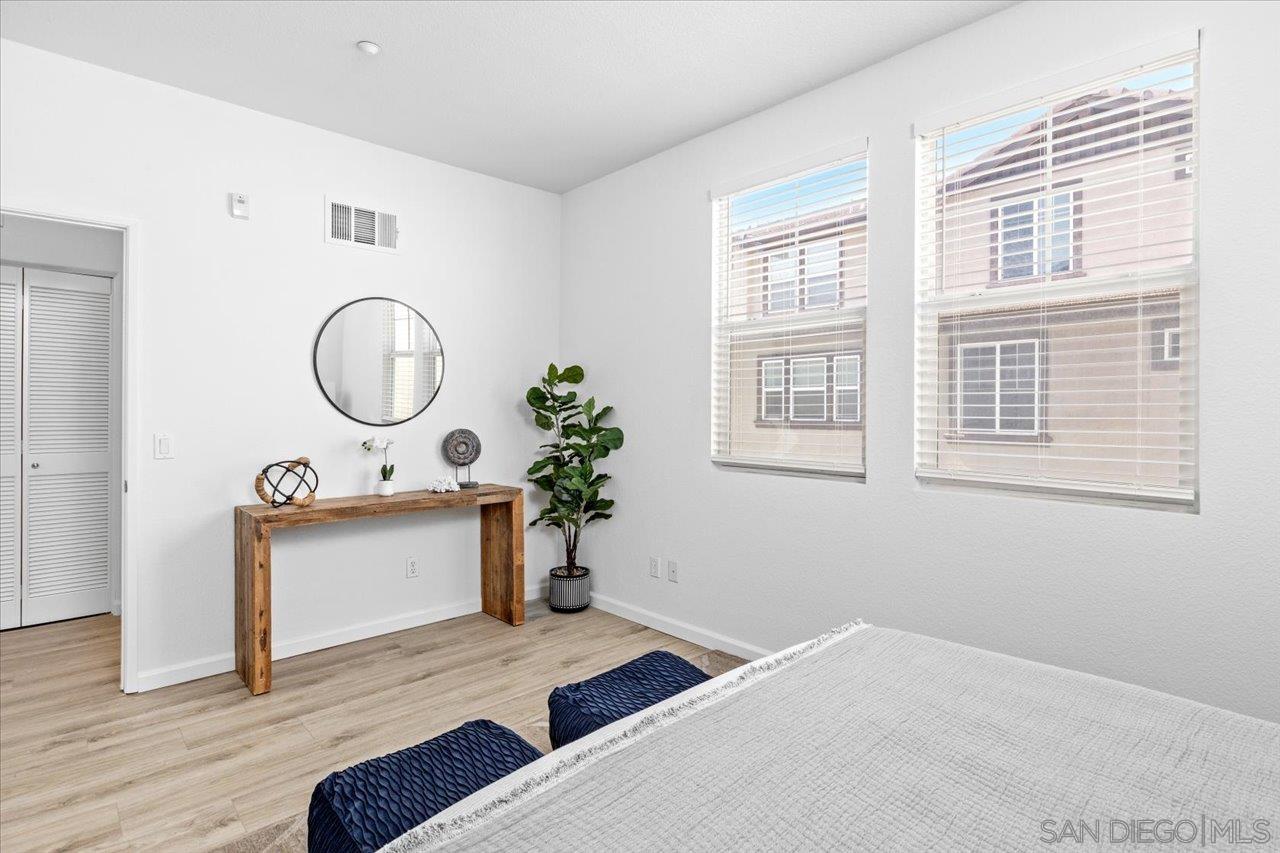 Detail Gallery Image 17 of 27 For 16910  Bixby St  #1,  San Diego,  CA 92127 - 3 Beds | 3 Baths