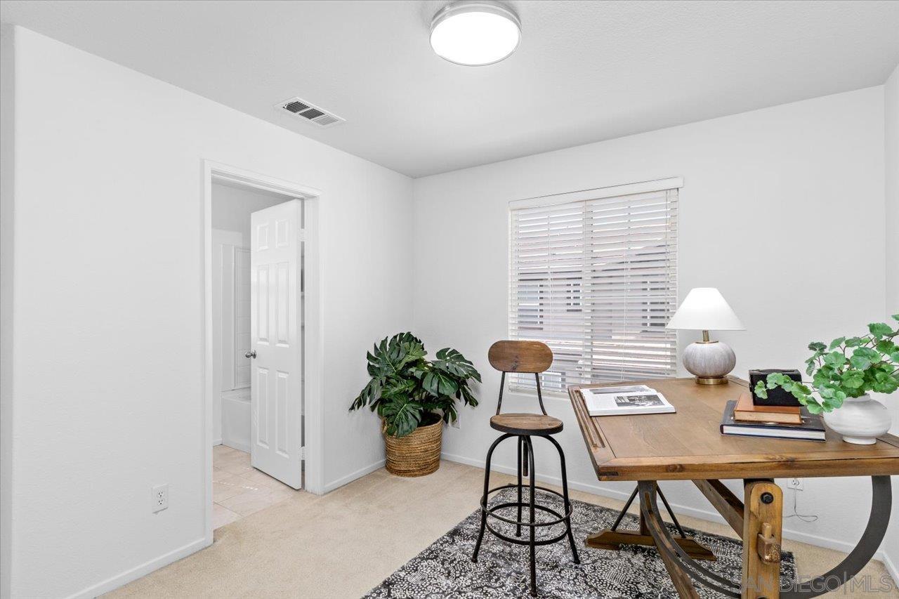 Detail Gallery Image 17 of 28 For 16910  Bixby St  #1,  San Diego,  CA 92127 - 3 Beds | 3 Baths