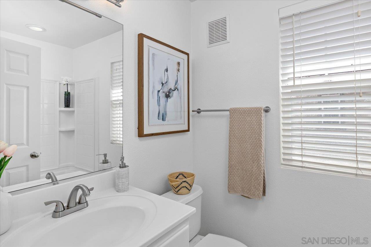 Detail Gallery Image 22 of 27 For 16910  Bixby St  #1,  San Diego,  CA 92127 - 3 Beds | 3 Baths
