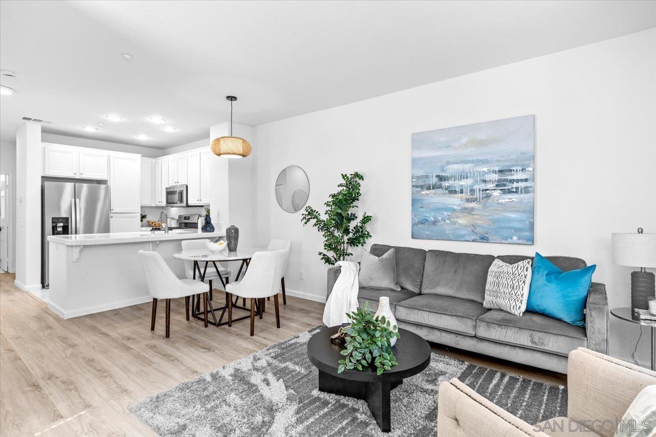 Detail Gallery Image 7 of 27 For 16910  Bixby St  #1,  San Diego,  CA 92127 - 3 Beds | 3 Baths