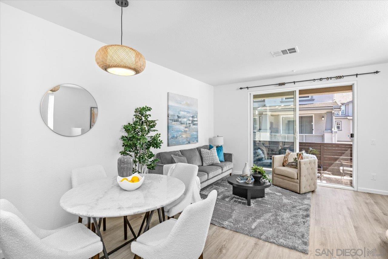 Detail Gallery Image 9 of 28 For 16910  Bixby St  #1,  San Diego,  CA 92127 - 3 Beds | 3 Baths