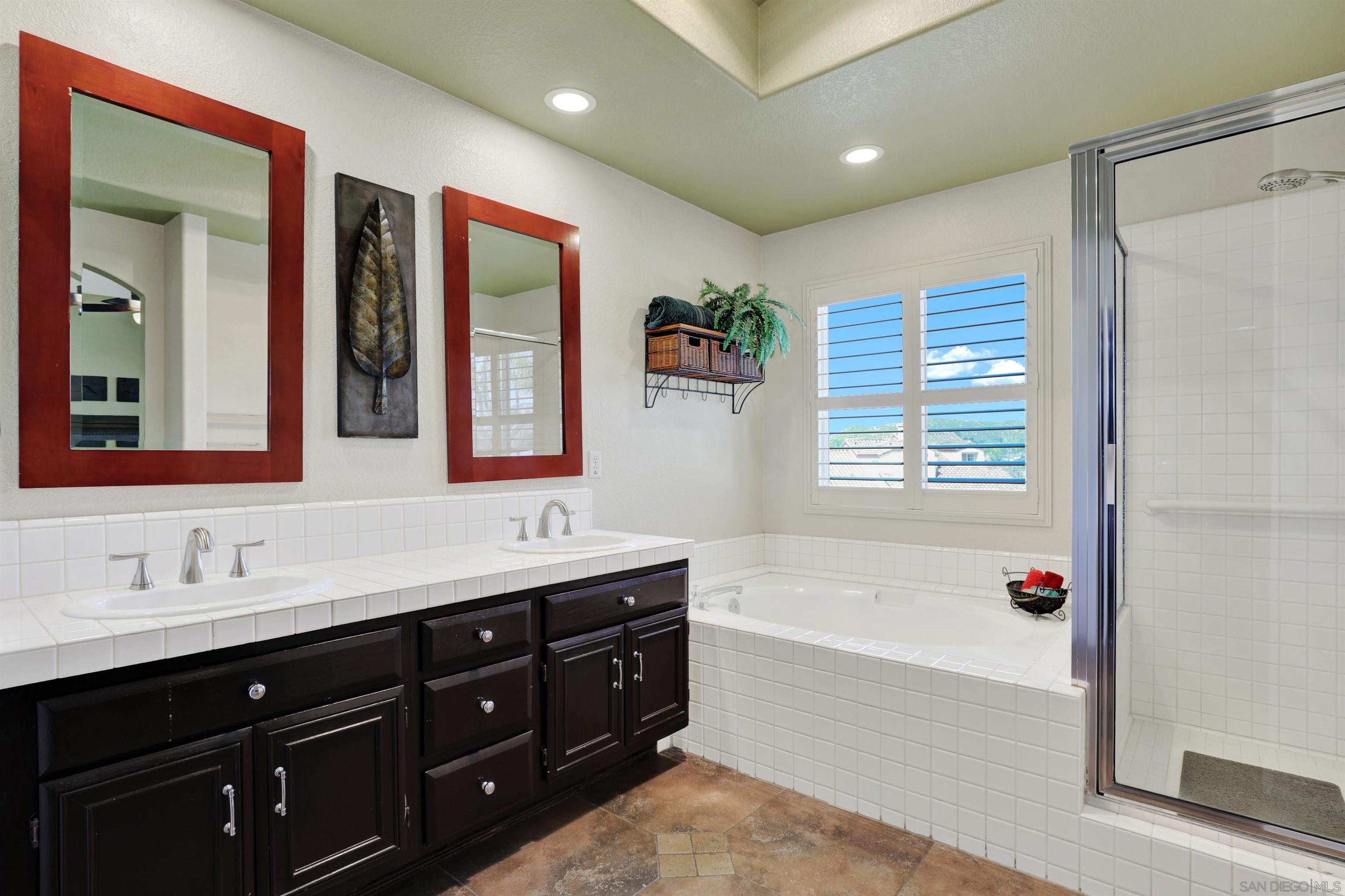 Detail Gallery Image 17 of 35 For 1361  Gilmore Place, Escondido,  CA 92026 - 4 Beds | 2/1 Baths
