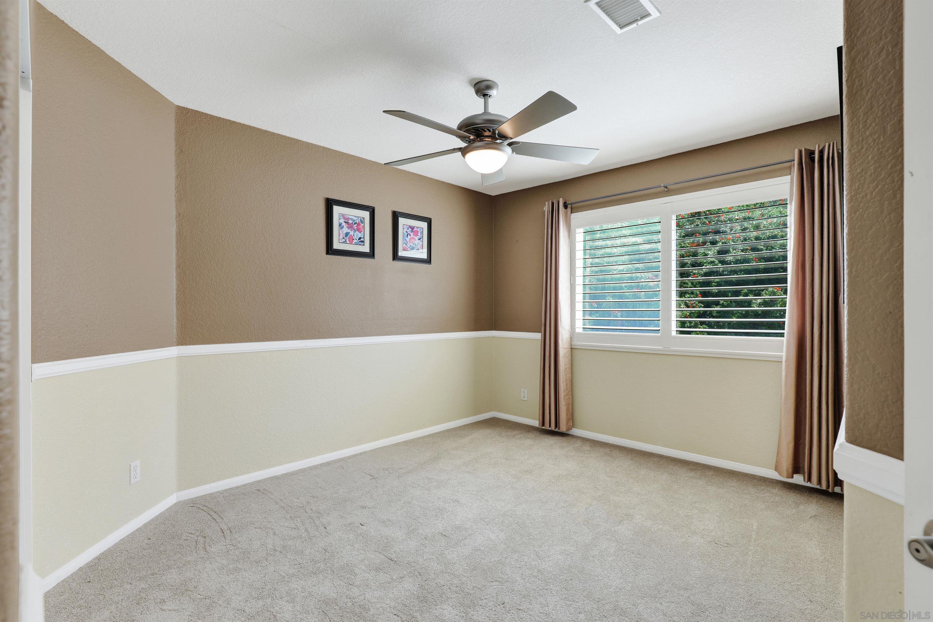 Detail Gallery Image 19 of 35 For 1361  Gilmore Place, Escondido,  CA 92026 - 4 Beds | 2/1 Baths