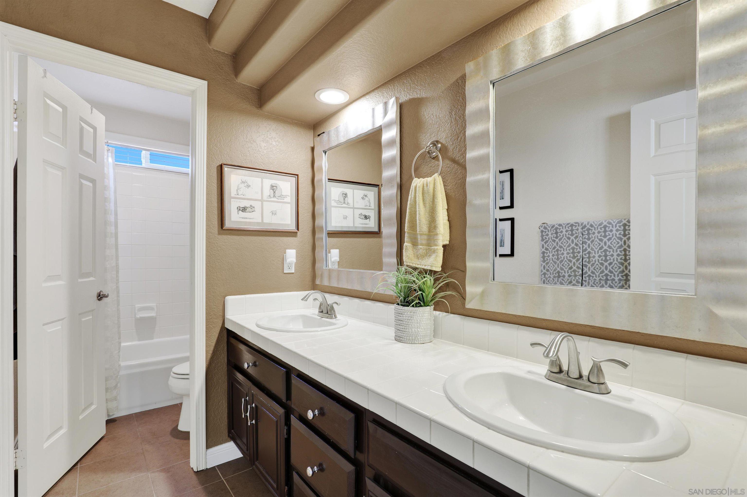 Detail Gallery Image 21 of 35 For 1361  Gilmore Place, Escondido,  CA 92026 - 4 Beds | 2/1 Baths