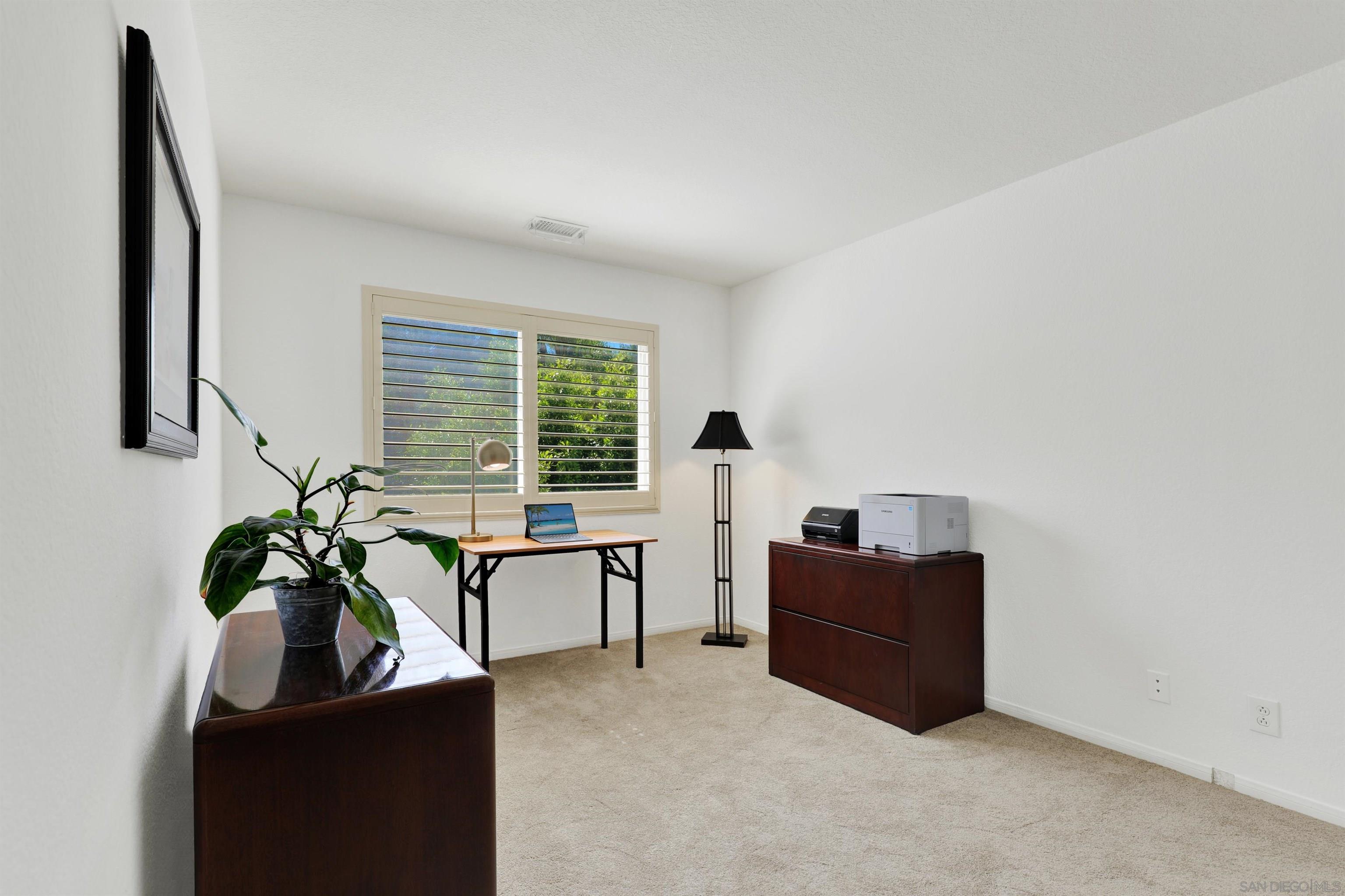 Detail Gallery Image 22 of 35 For 1361  Gilmore Place, Escondido,  CA 92026 - 4 Beds | 2/1 Baths