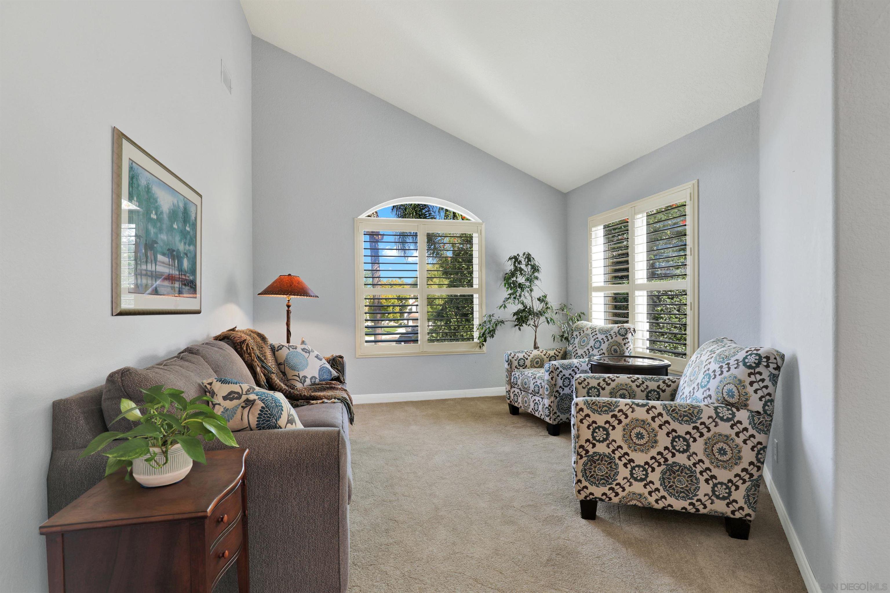Detail Gallery Image 6 of 35 For 1361  Gilmore Place, Escondido,  CA 92026 - 4 Beds | 2/1 Baths