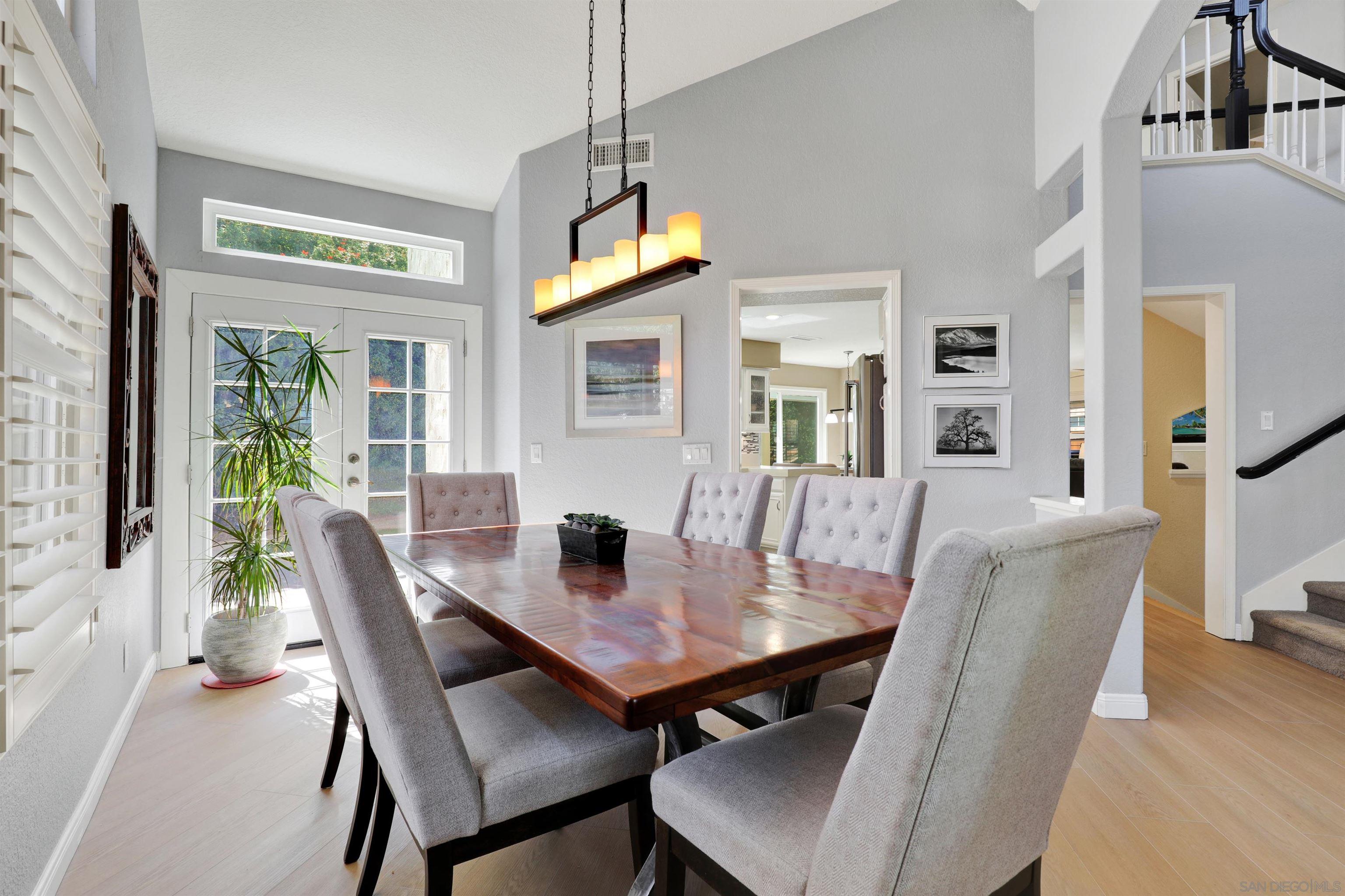 Detail Gallery Image 8 of 35 For 1361  Gilmore Place, Escondido,  CA 92026 - 4 Beds | 2/1 Baths