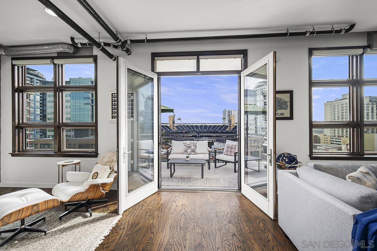 Detail Gallery Image 1 of 69 For 877  Island Ave.  907, San Diego,  CA 92101 - 1 Beds | 1/1 Baths