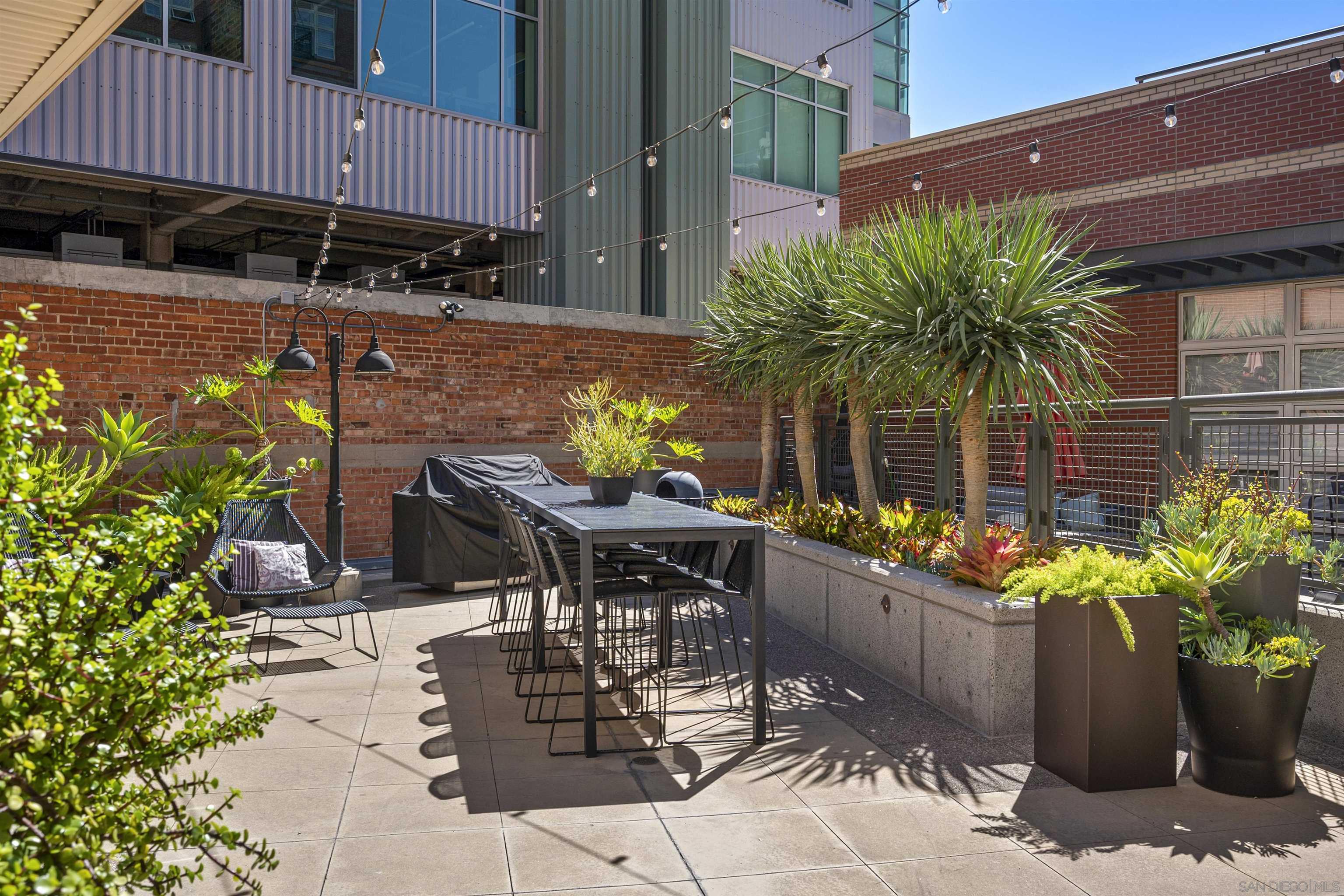 Detail Gallery Image 66 of 69 For 877  Island Ave.  907, San Diego,  CA 92101 - 1 Beds | 1/1 Baths