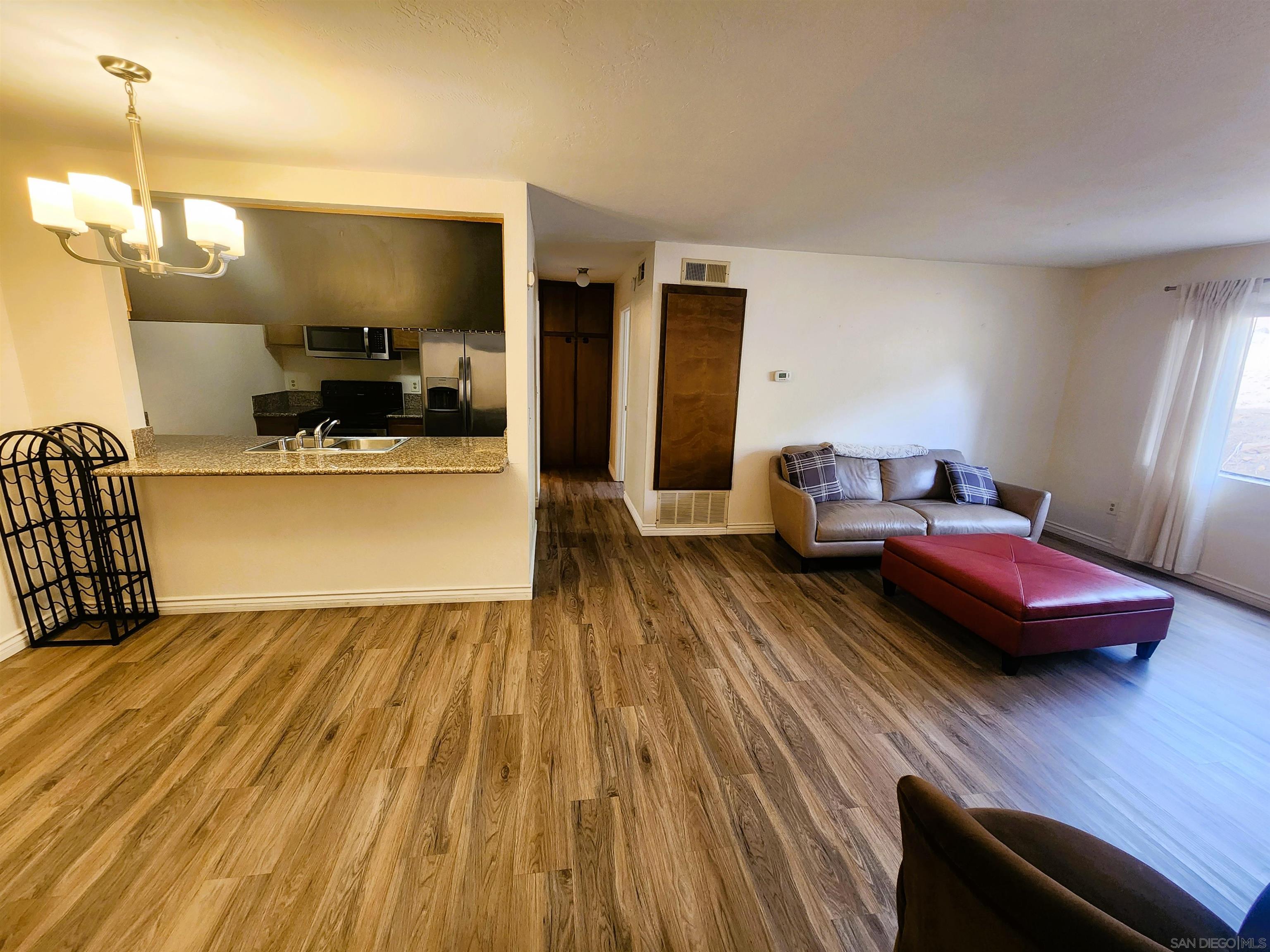 Front Image Thumbnail for SD260006007