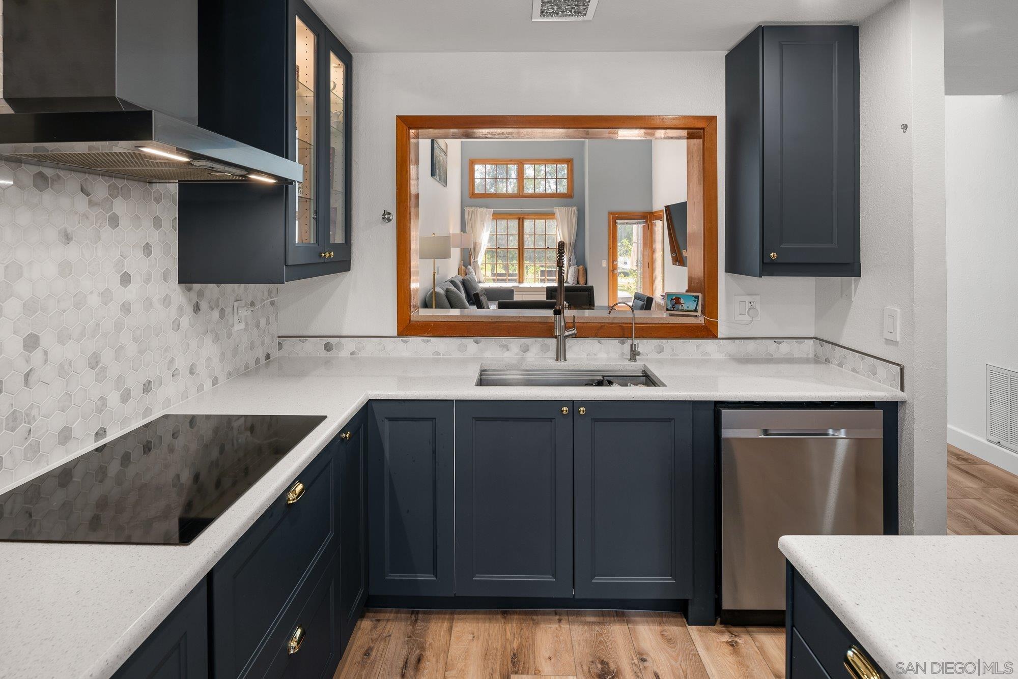 Detail Gallery Image 14 of 39 For 8647  Circle R Valley Ln, Escondido,  CA 92026 - 2 Beds | 2 Baths