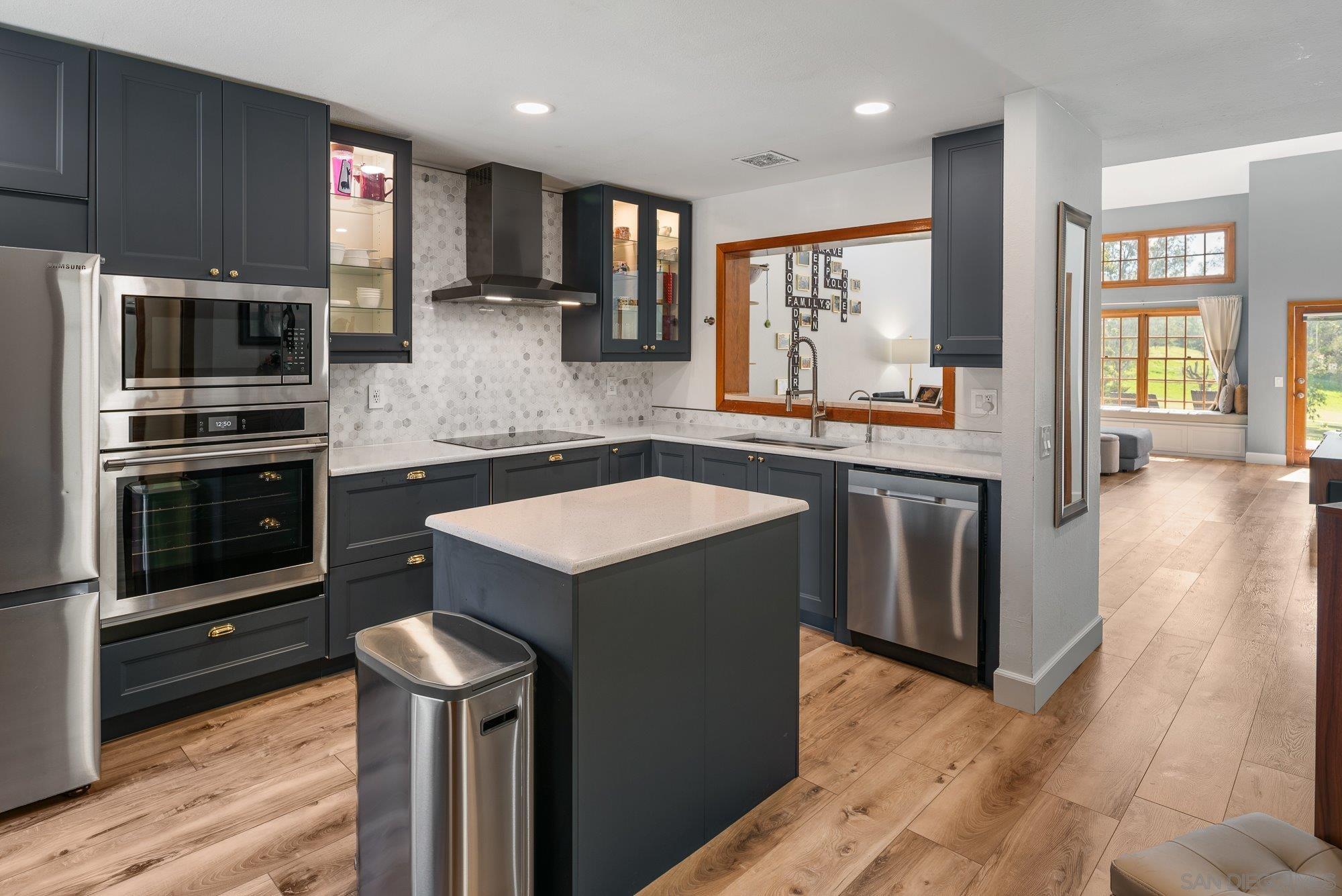 Detail Gallery Image 7 of 39 For 8647  Circle R Valley Ln, Escondido,  CA 92026 - 2 Beds | 2 Baths